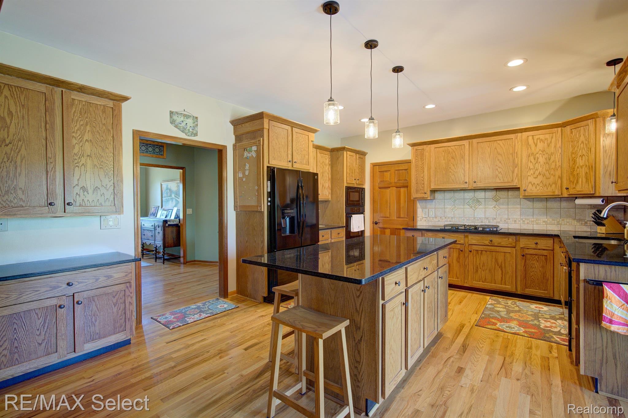 9120 RAY Road