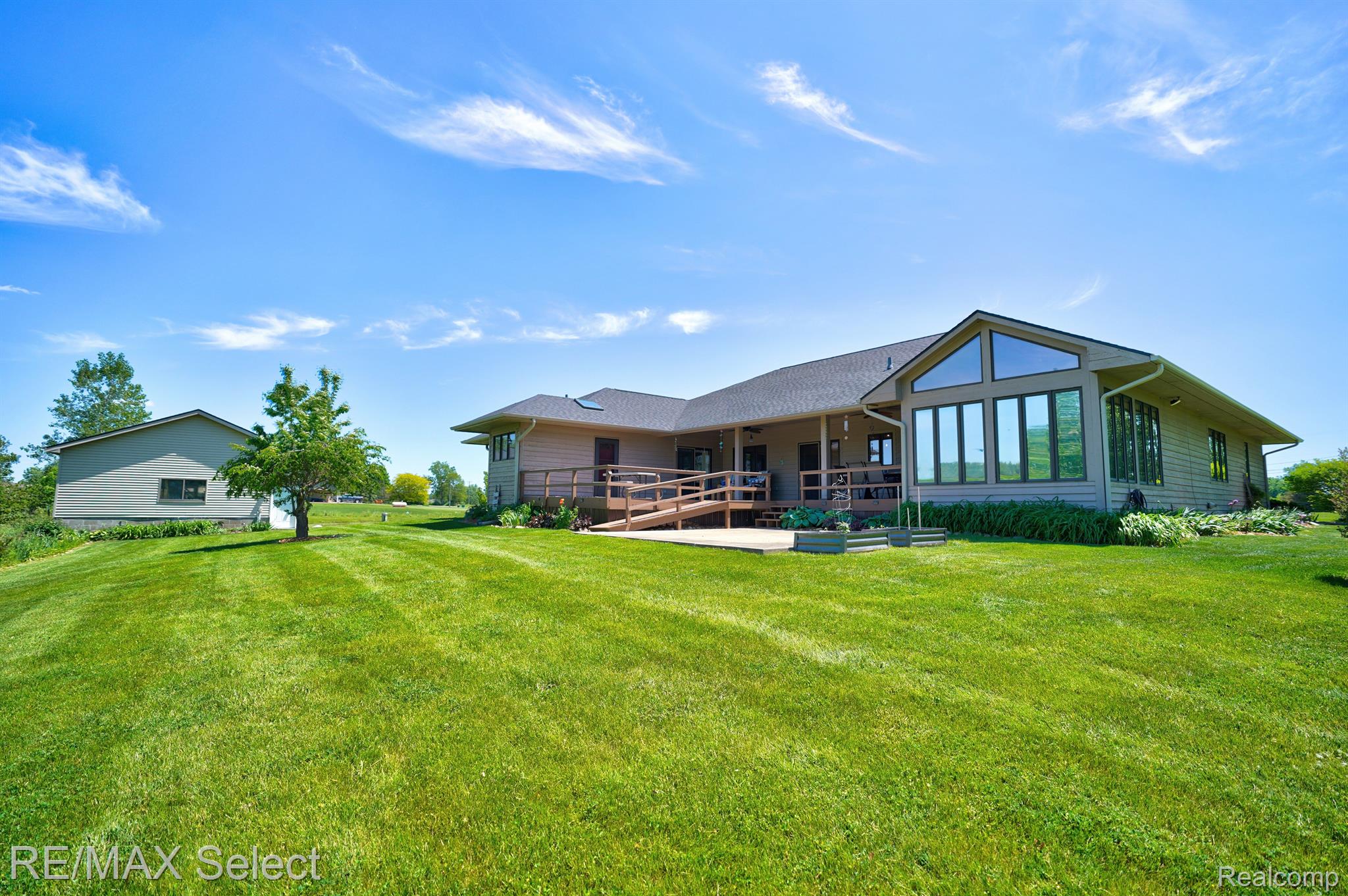 9120 RAY Road