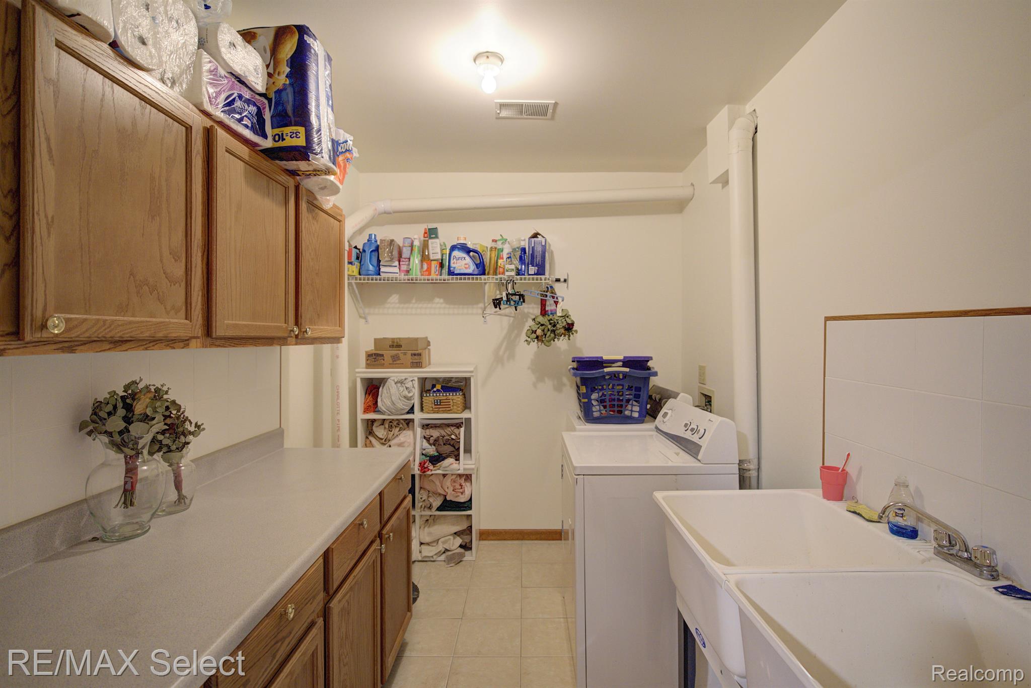 9120 RAY Road