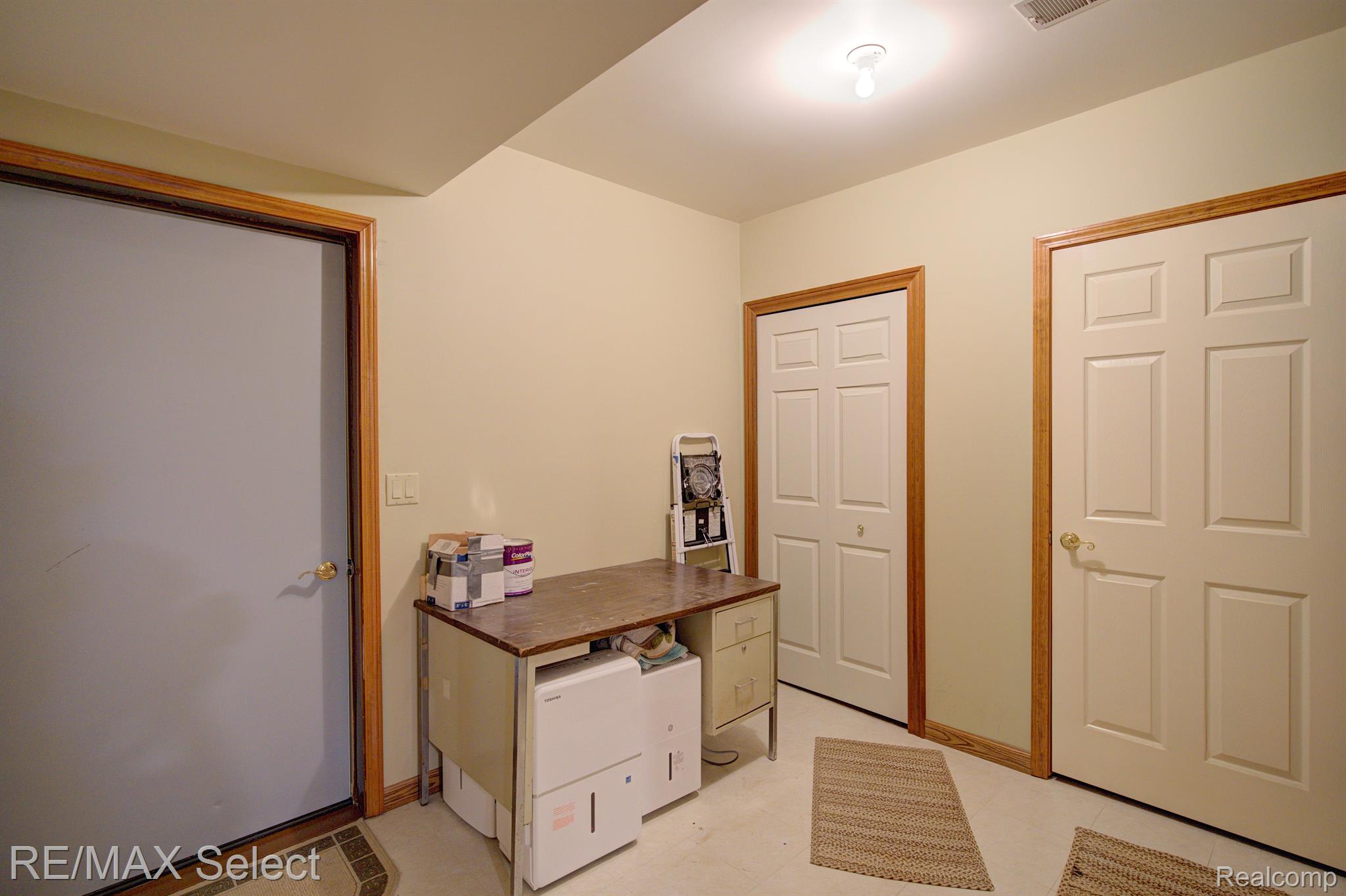 9120 RAY Road