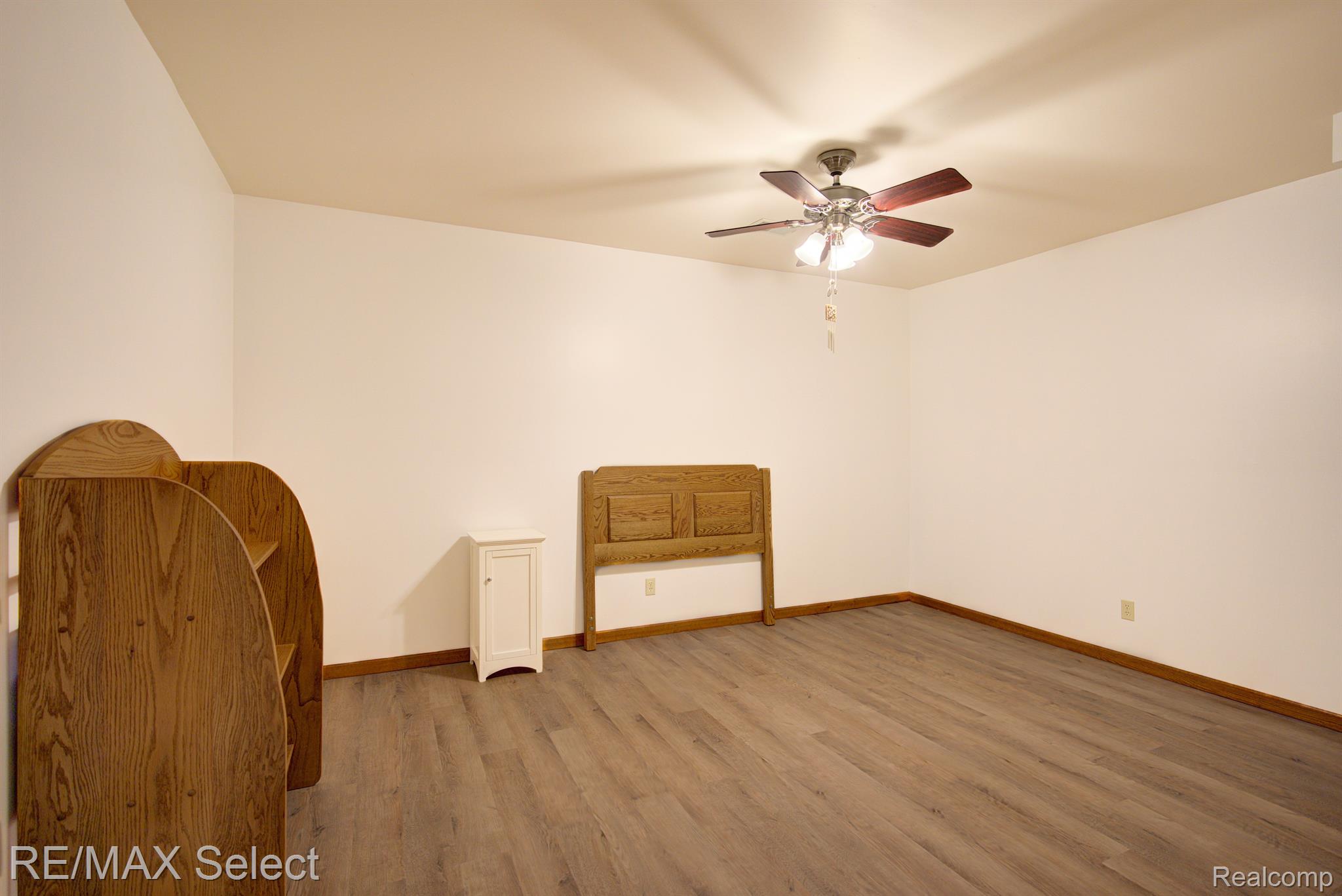 9120 RAY Road