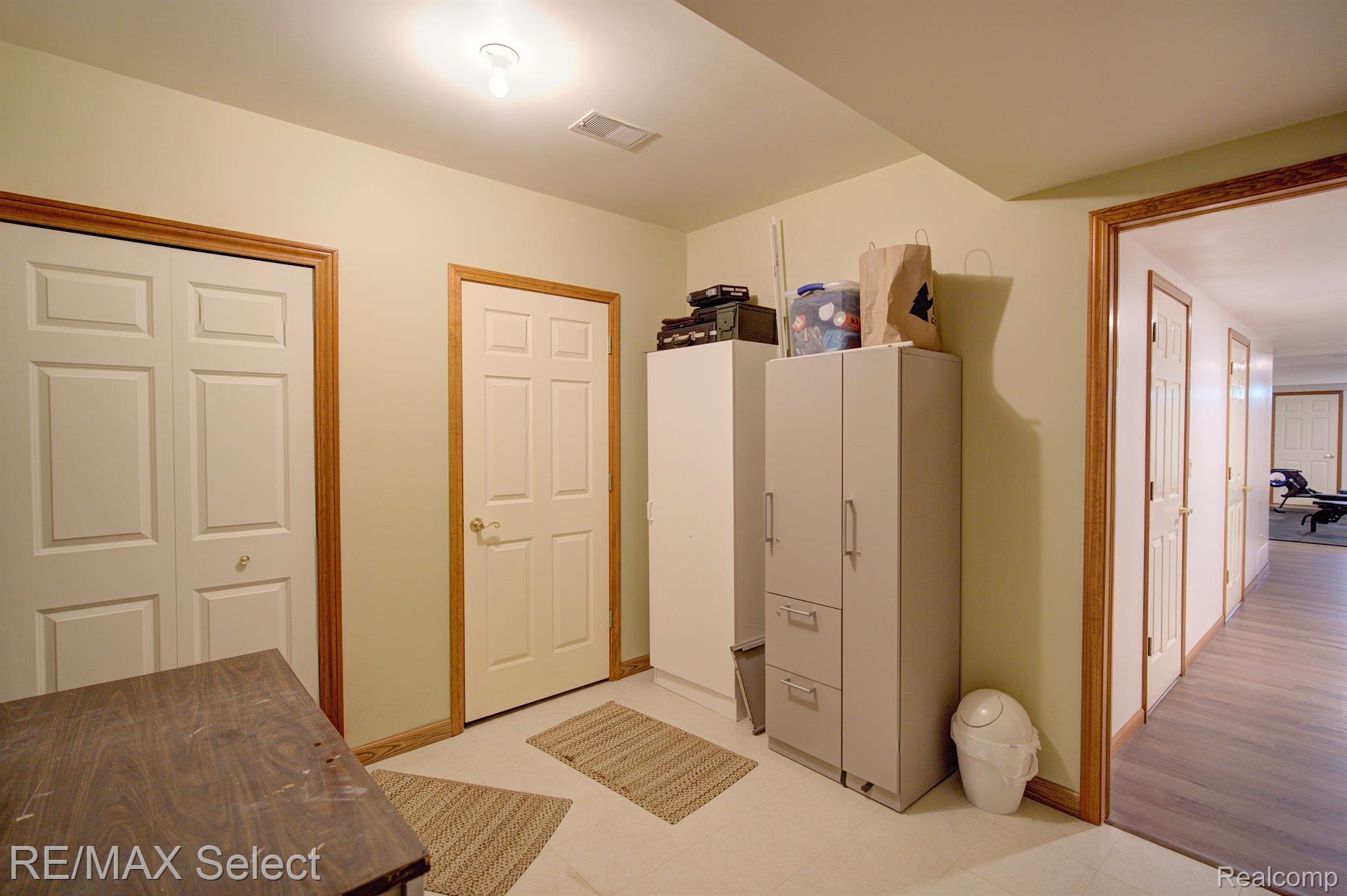 9120 RAY Road