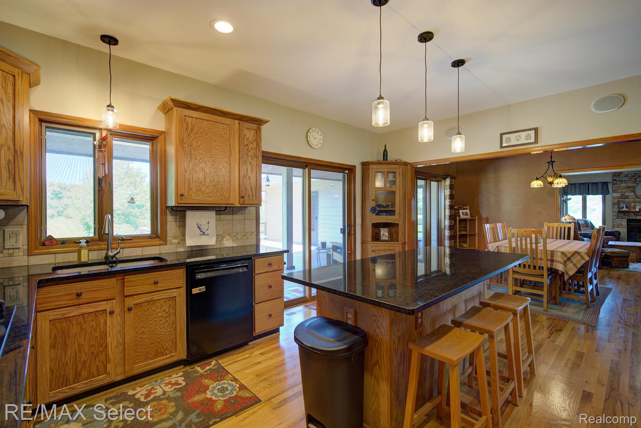 9120 RAY Road