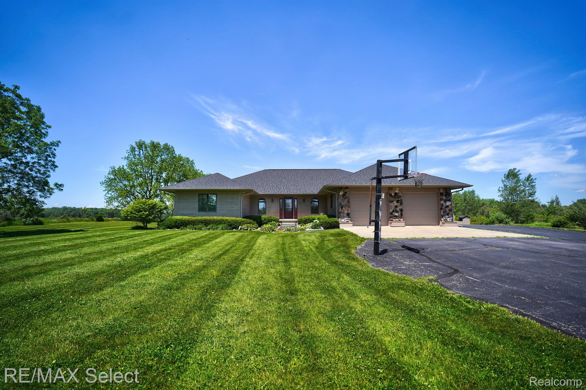 9120 RAY Road