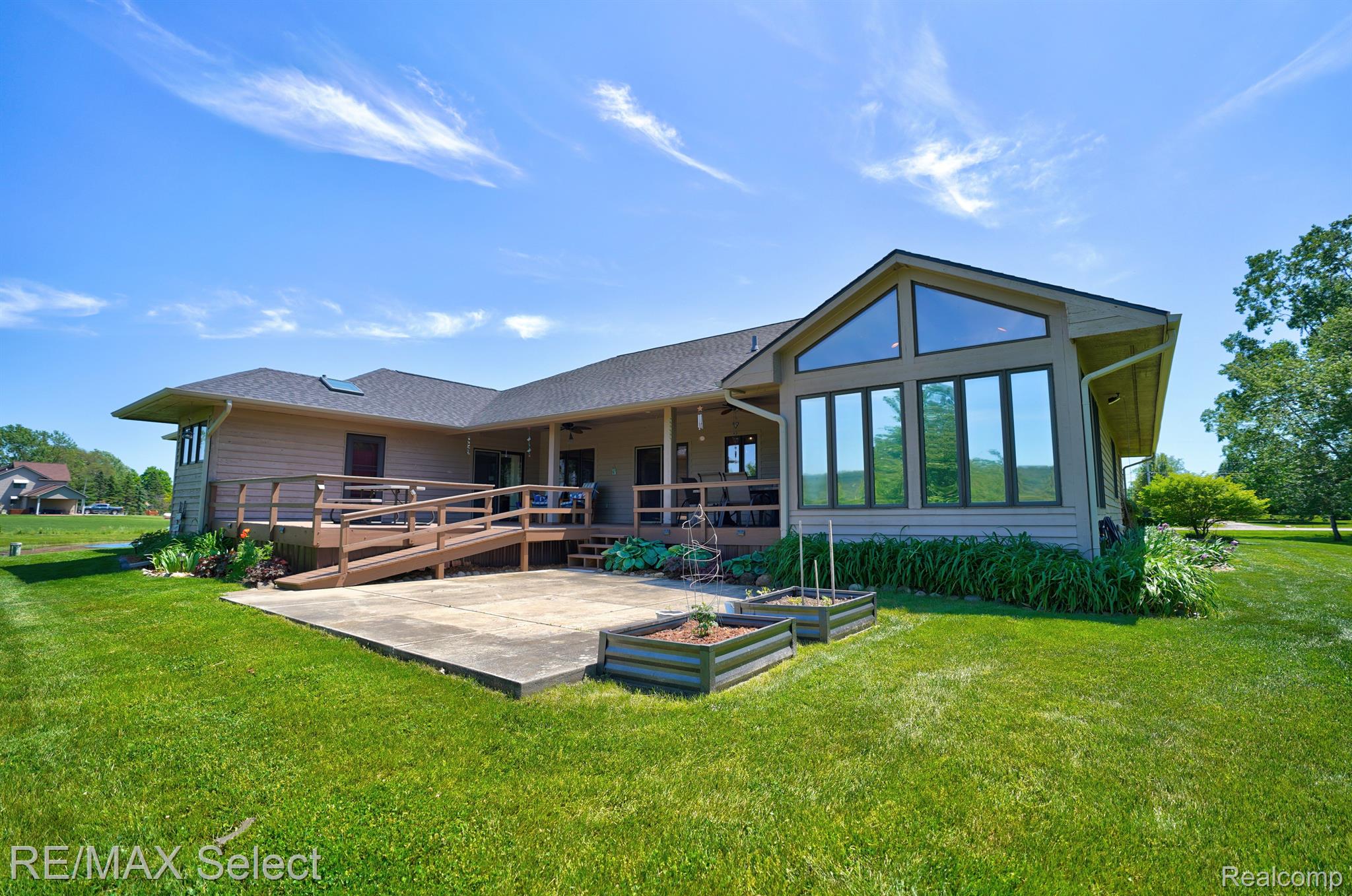 9120 RAY Road