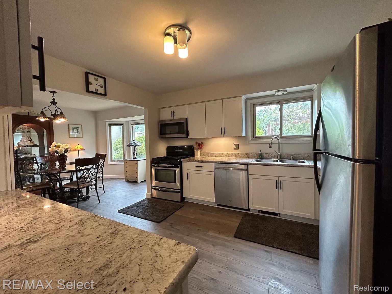 1294 WARNER CREEK Drive