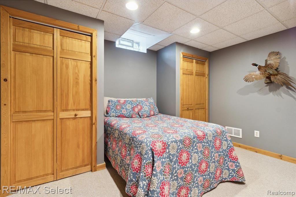 8228 CENTER Road