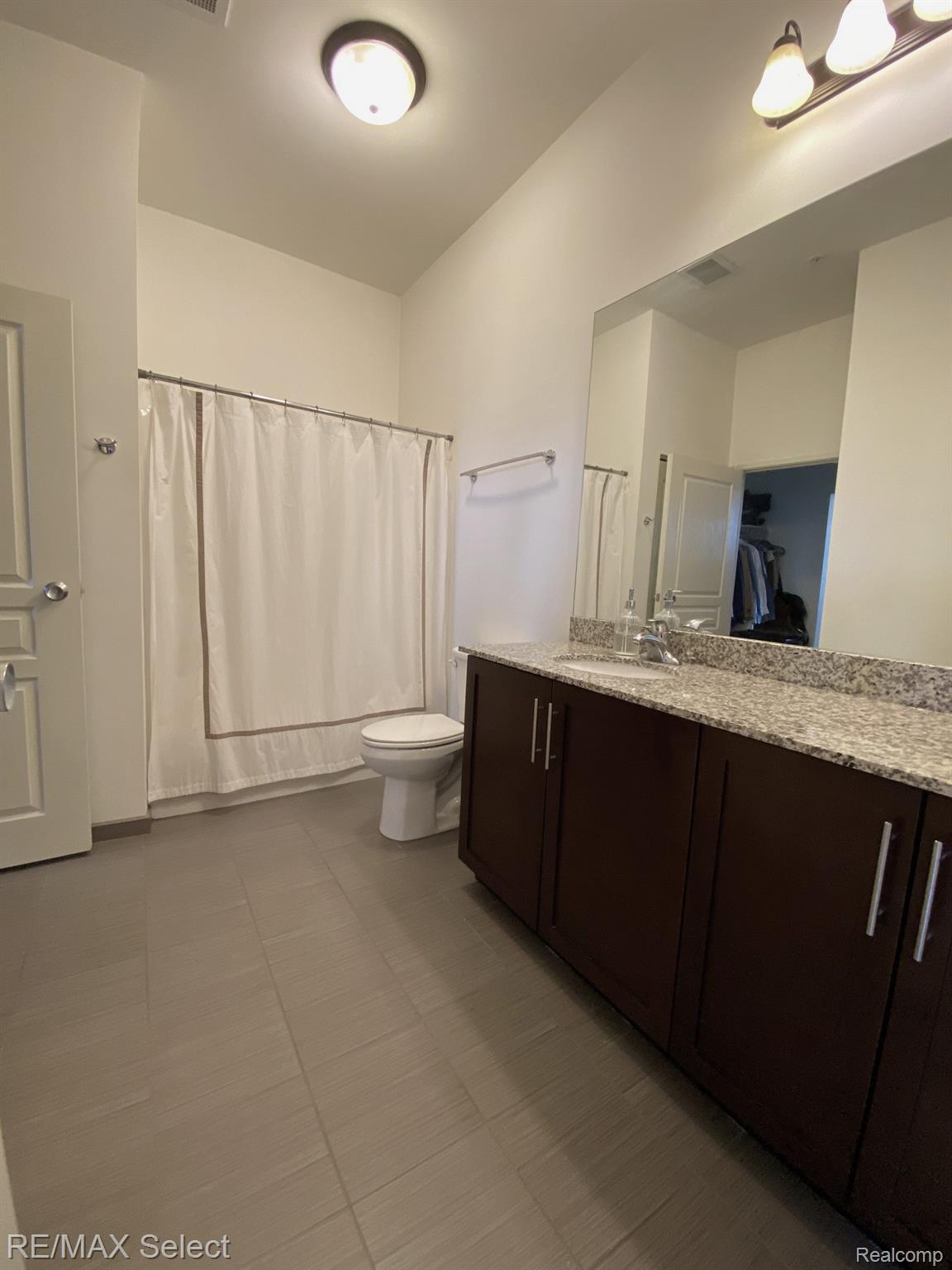 134 N LEROY Street 406