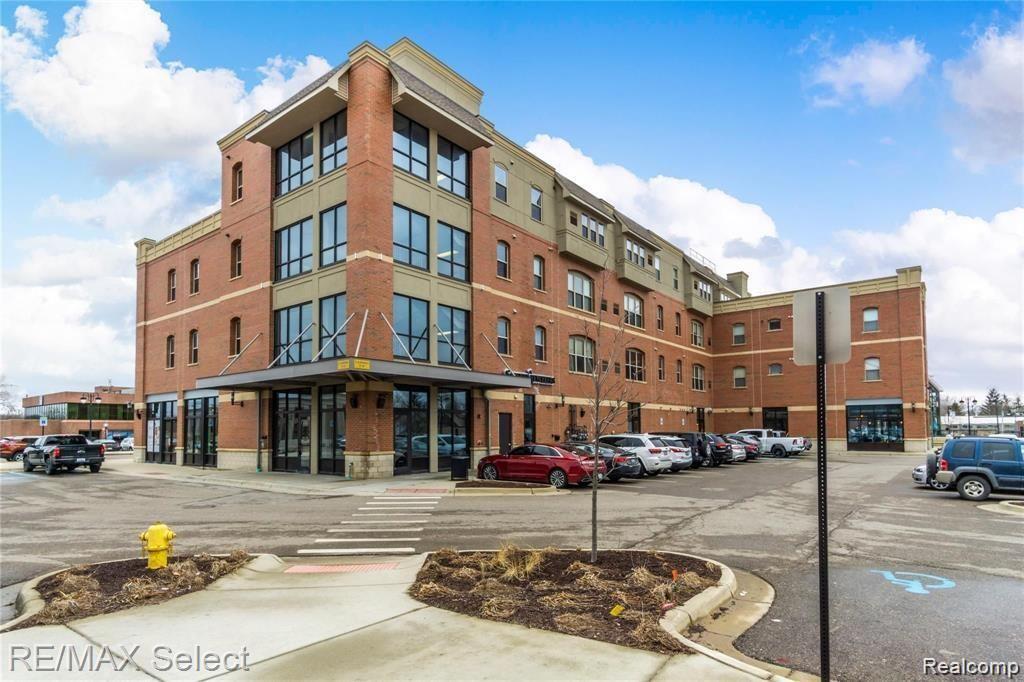 134 N LEROY Street 406