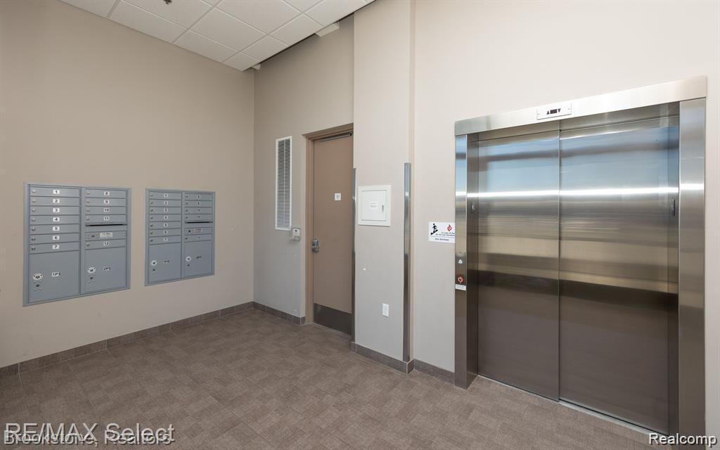 134 N LEROY Street 406
