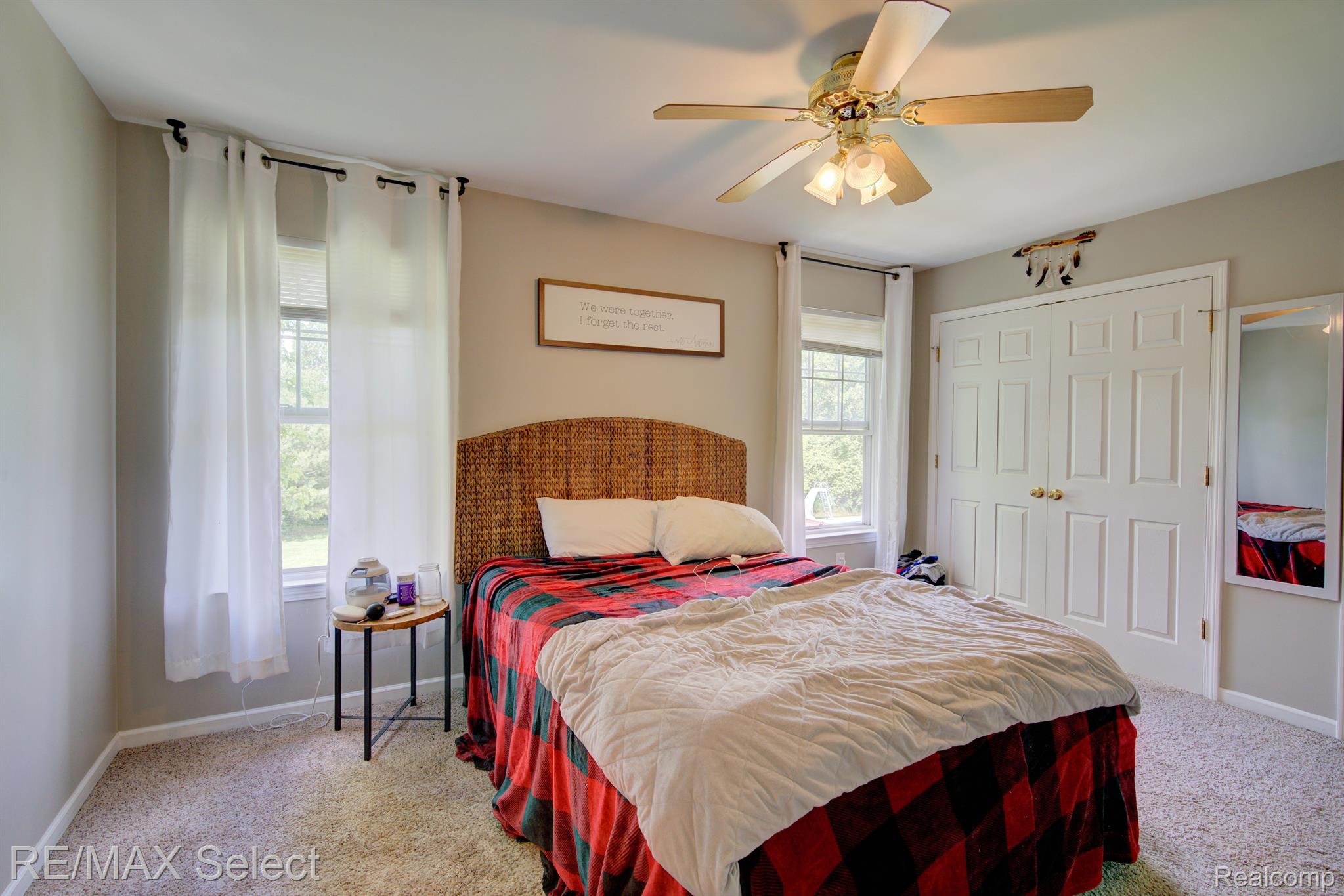 7060 GLEN OAK Drive