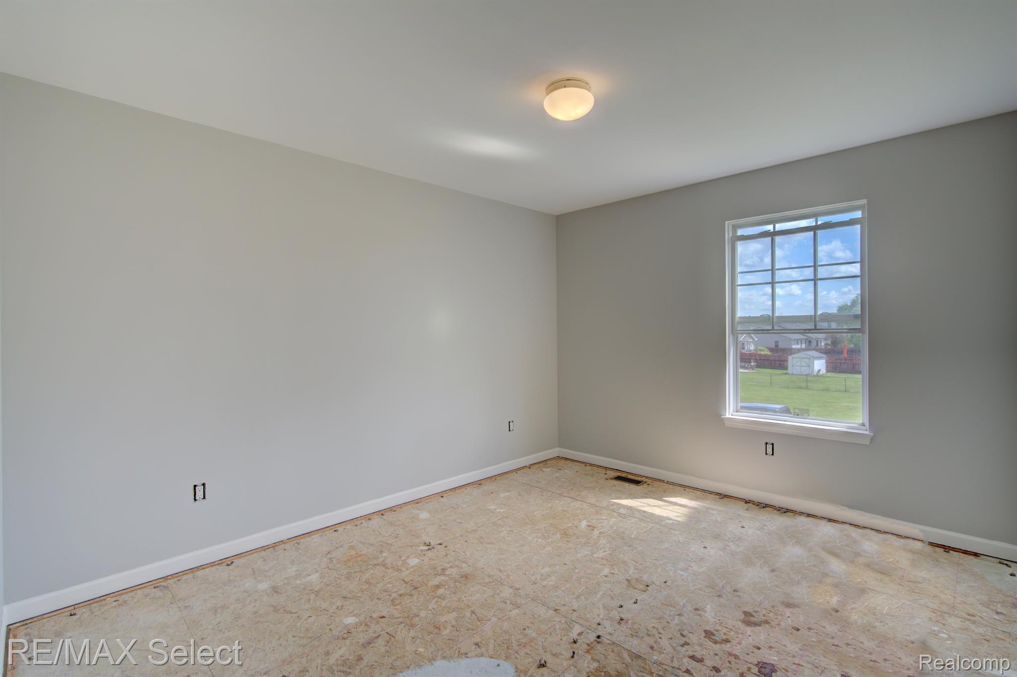 7060 GLEN OAK Drive