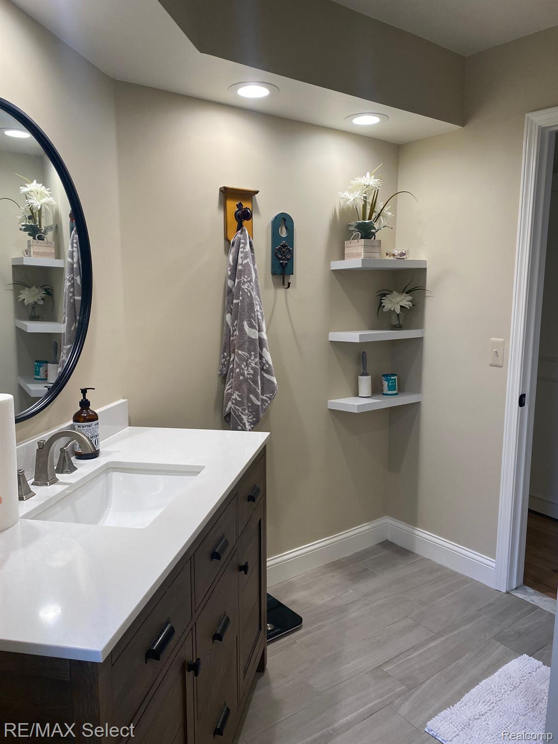 1400 TRAILWOOD Path