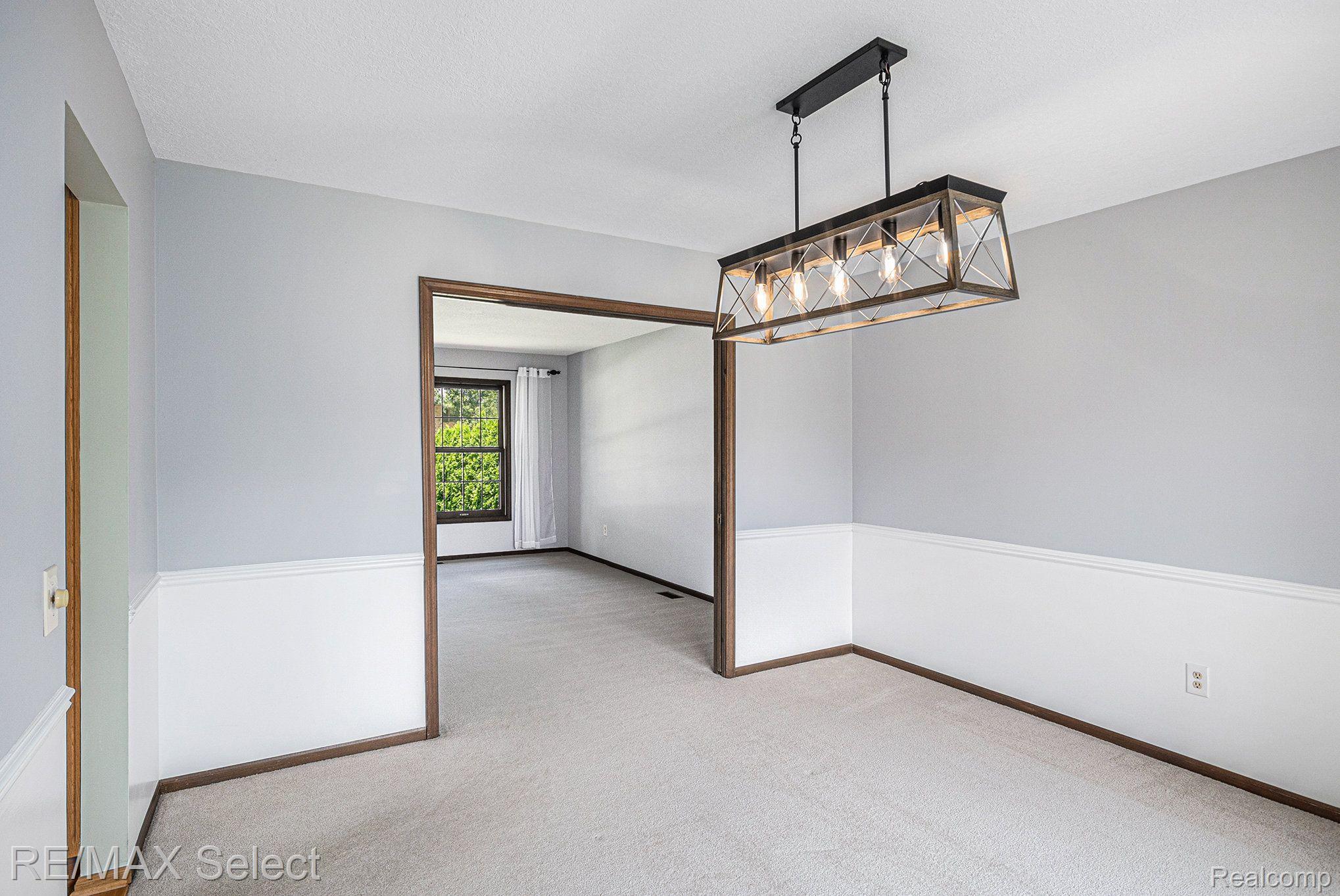 1528 KINGS BRIDGE Road