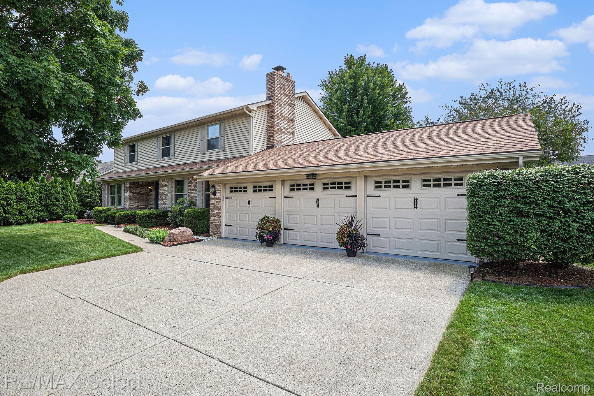 1528 KINGS BRIDGE Road