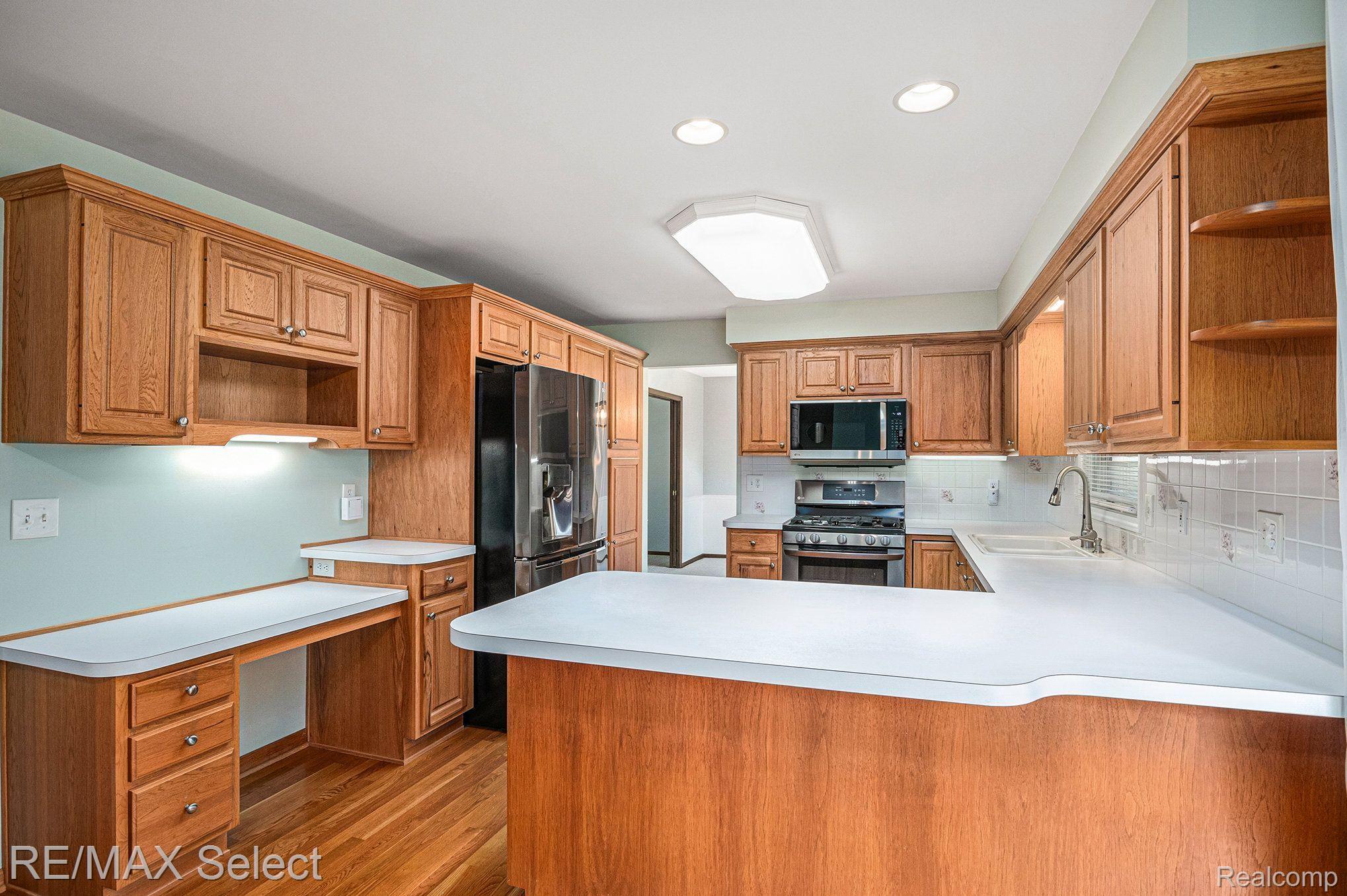 1528 KINGS BRIDGE Road