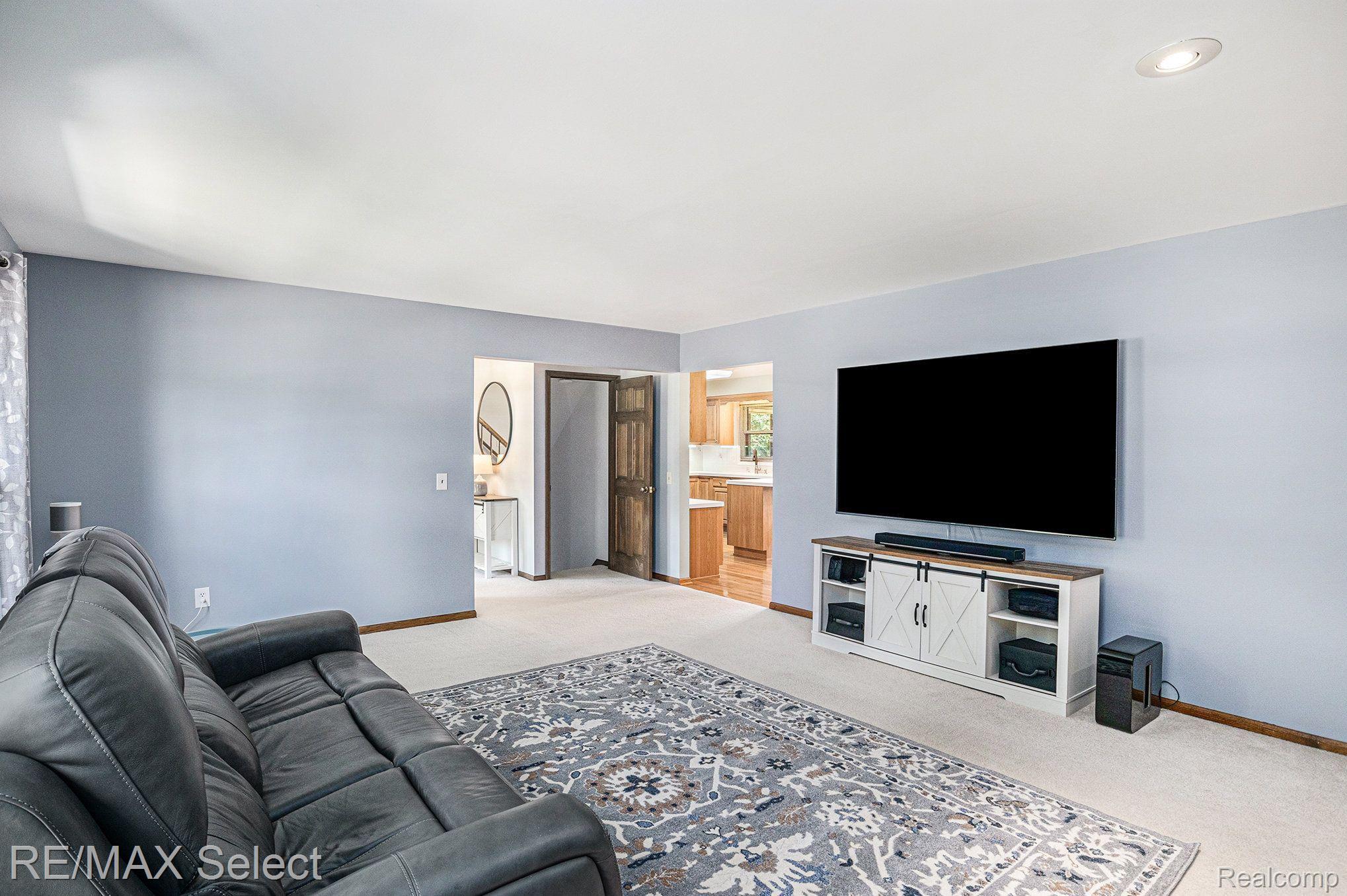 1528 KINGS BRIDGE Road
