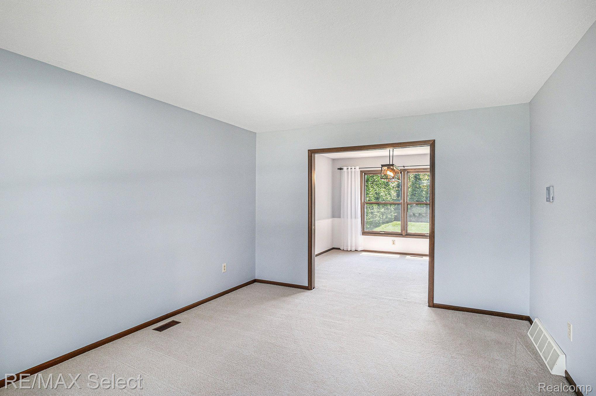 1528 KINGS BRIDGE Road