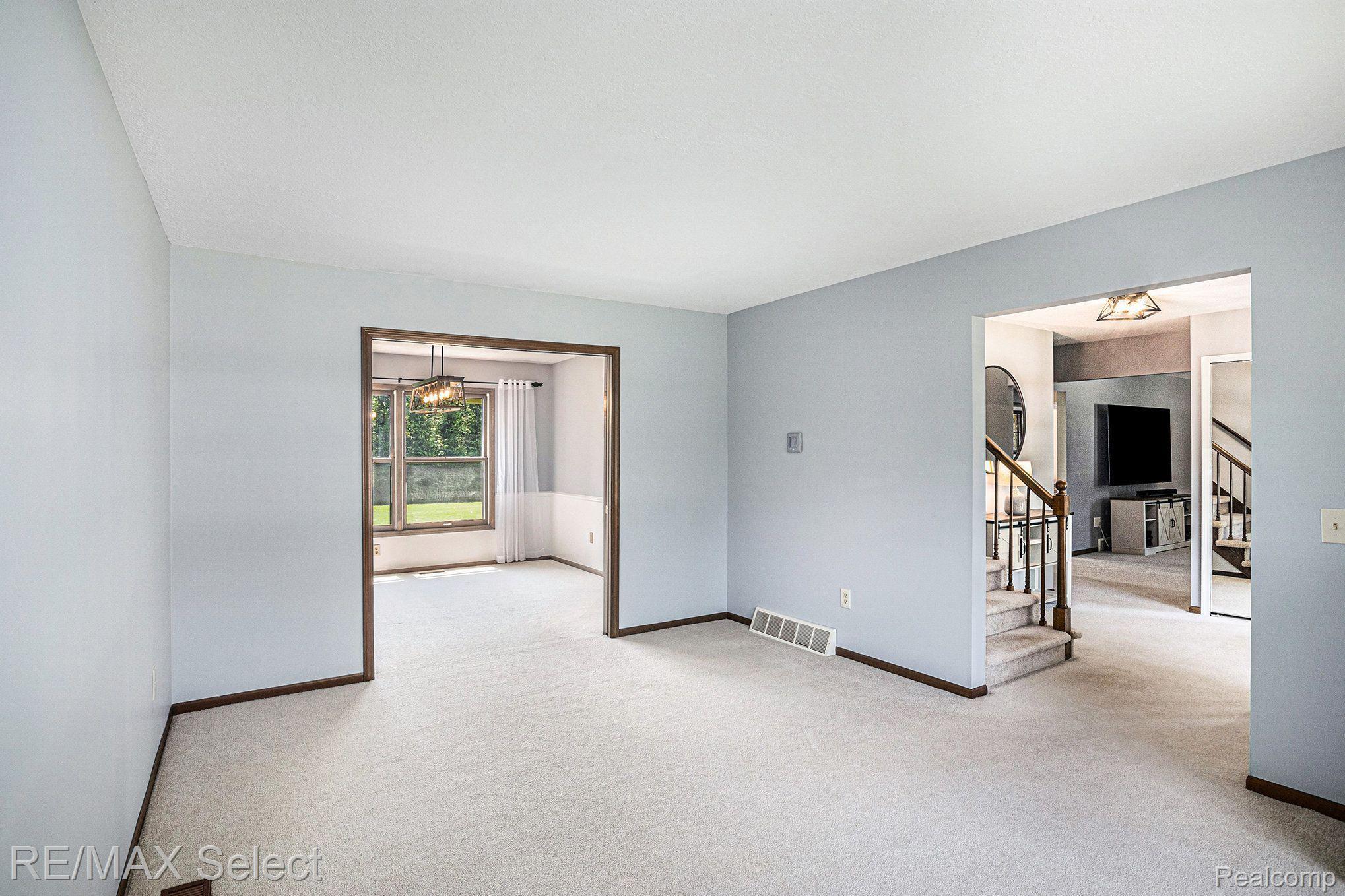 1528 KINGS BRIDGE Road