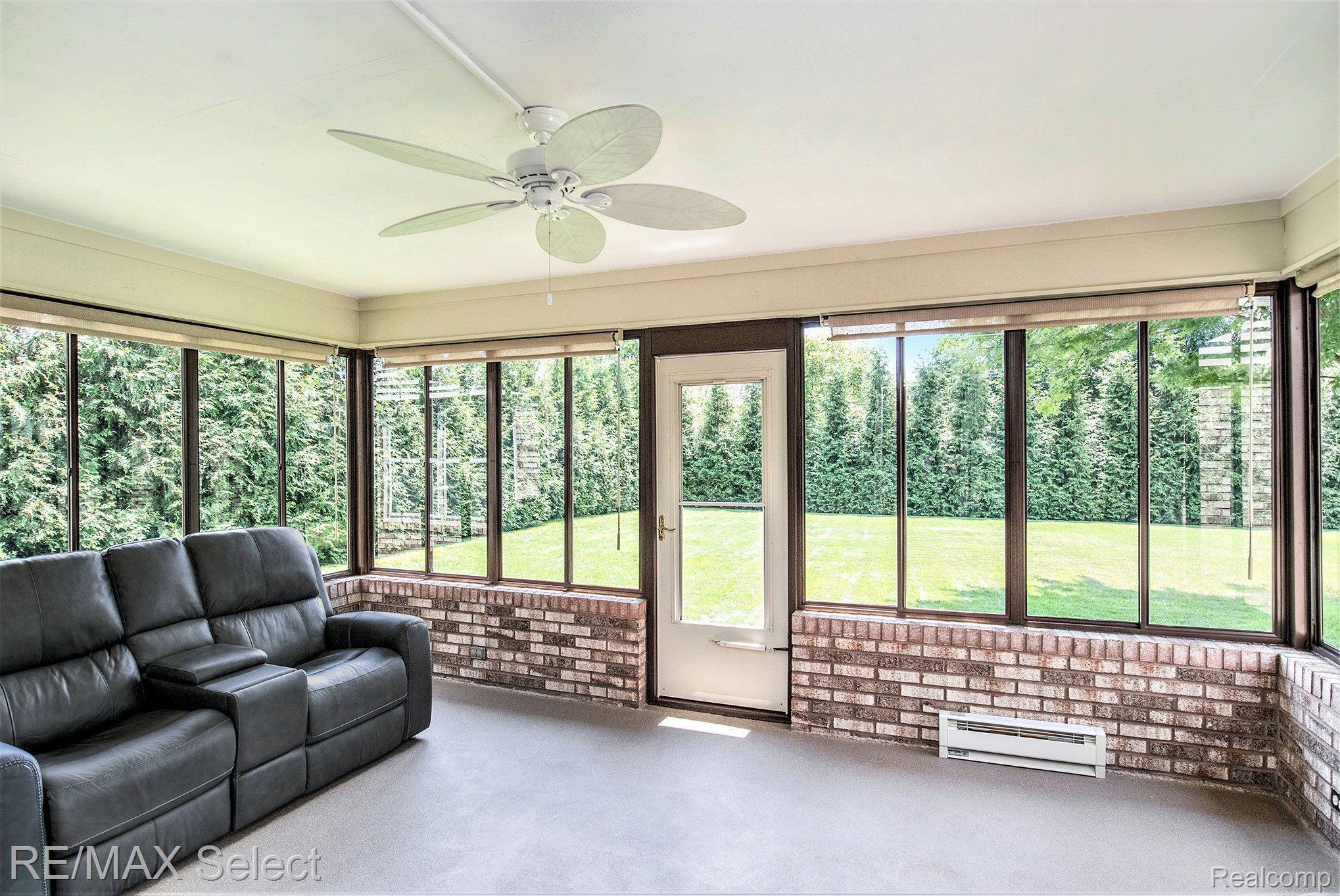 1528 KINGS BRIDGE Road