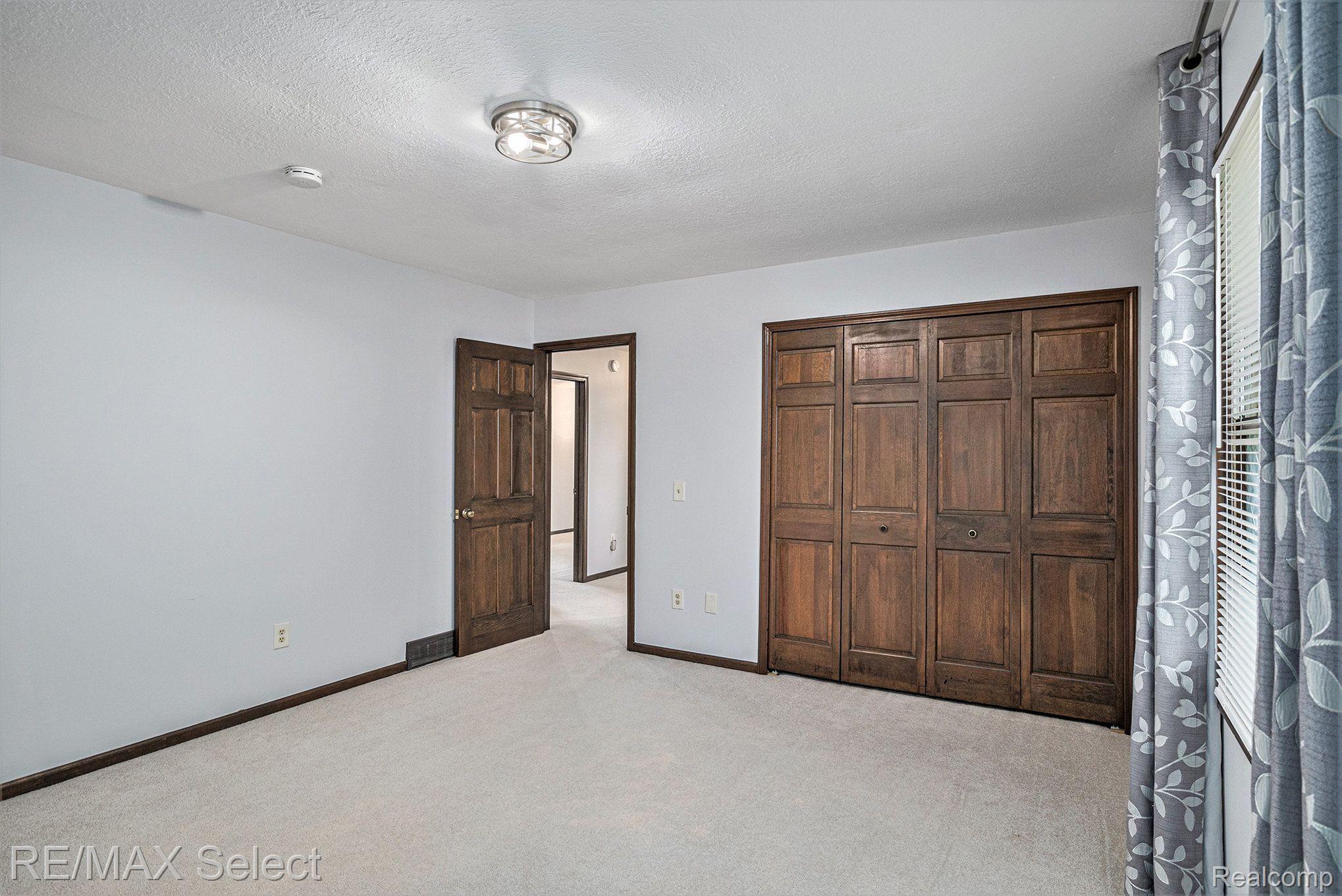 1528 KINGS BRIDGE Road