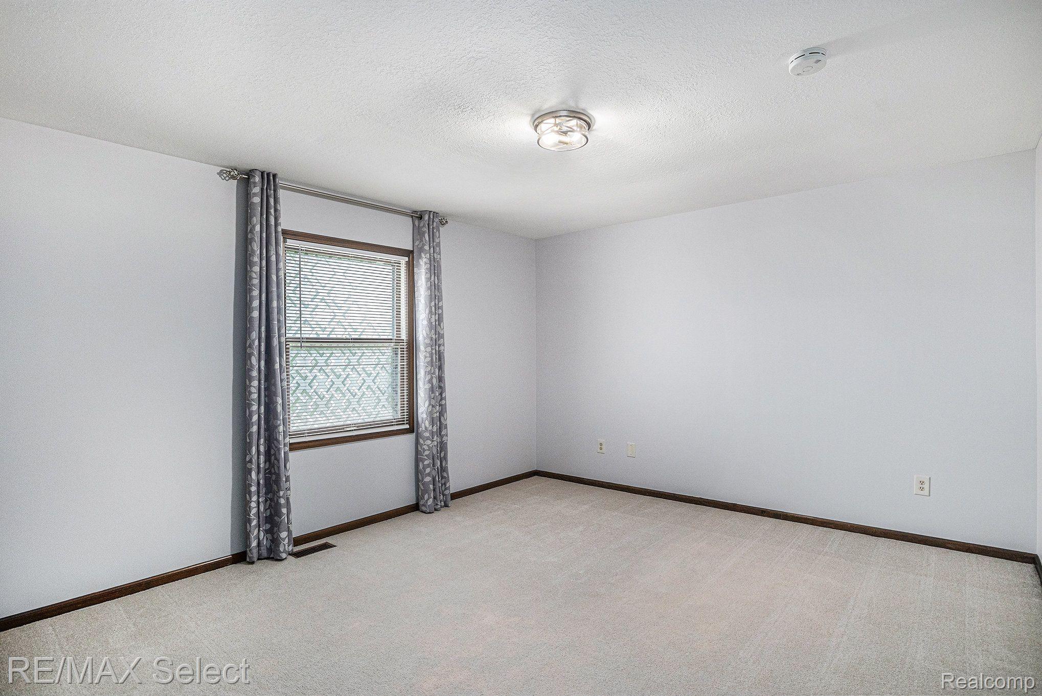 1528 KINGS BRIDGE Road