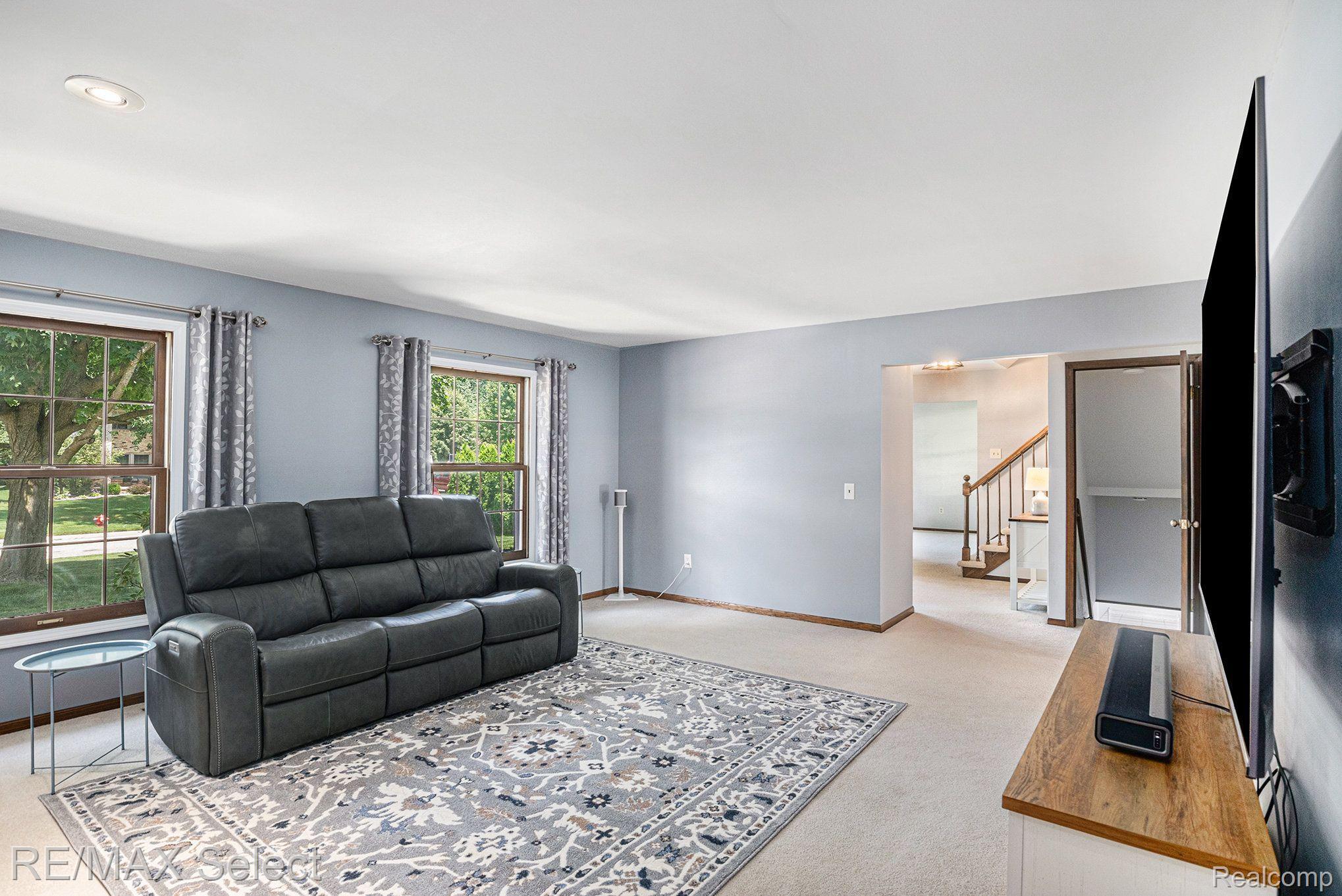 1528 KINGS BRIDGE Road