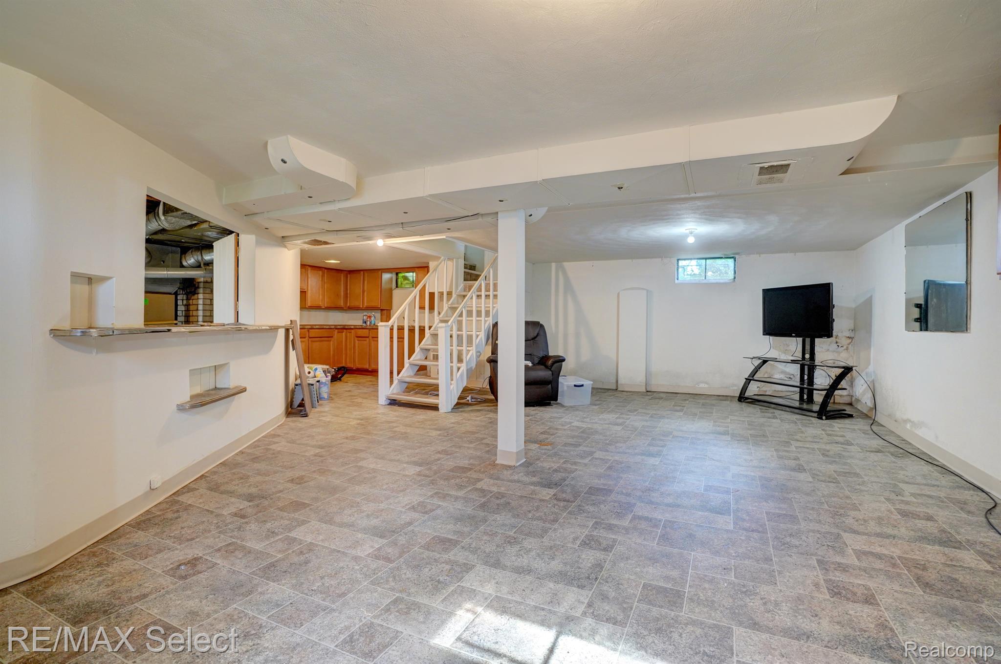 642 LELAND Street