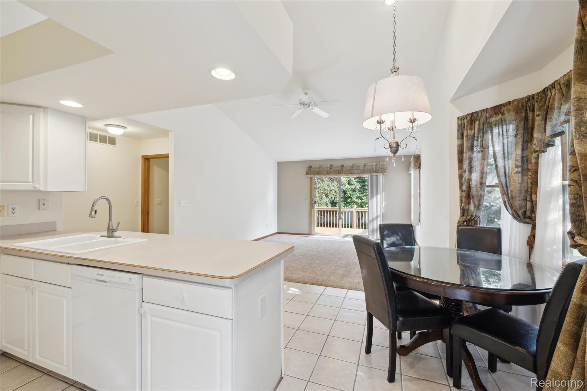 126 CREEKWOOD Circle