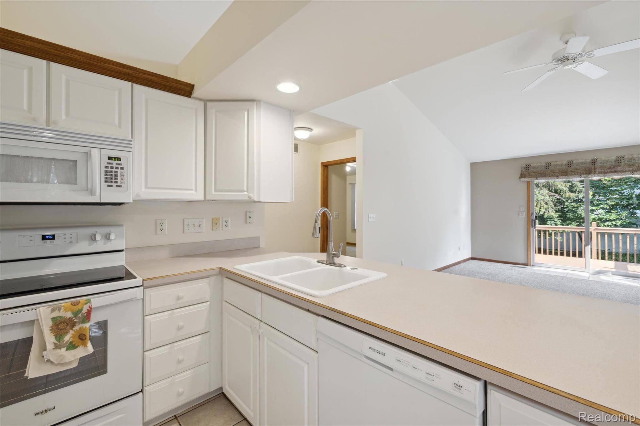 126 CREEKWOOD Circle