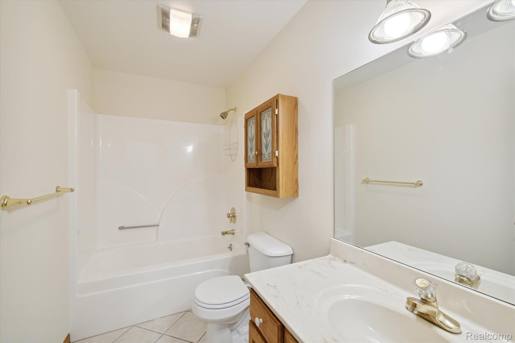 126 CREEKWOOD Circle