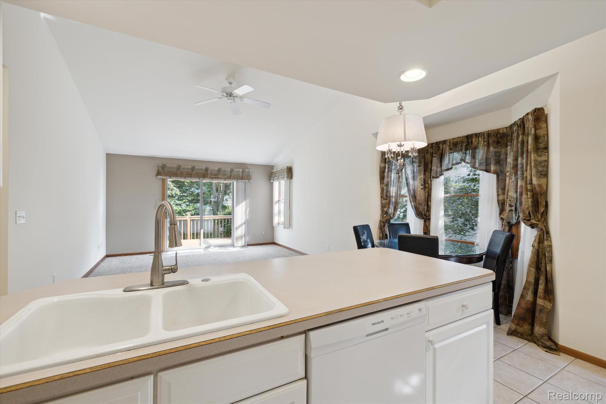 126 CREEKWOOD Circle