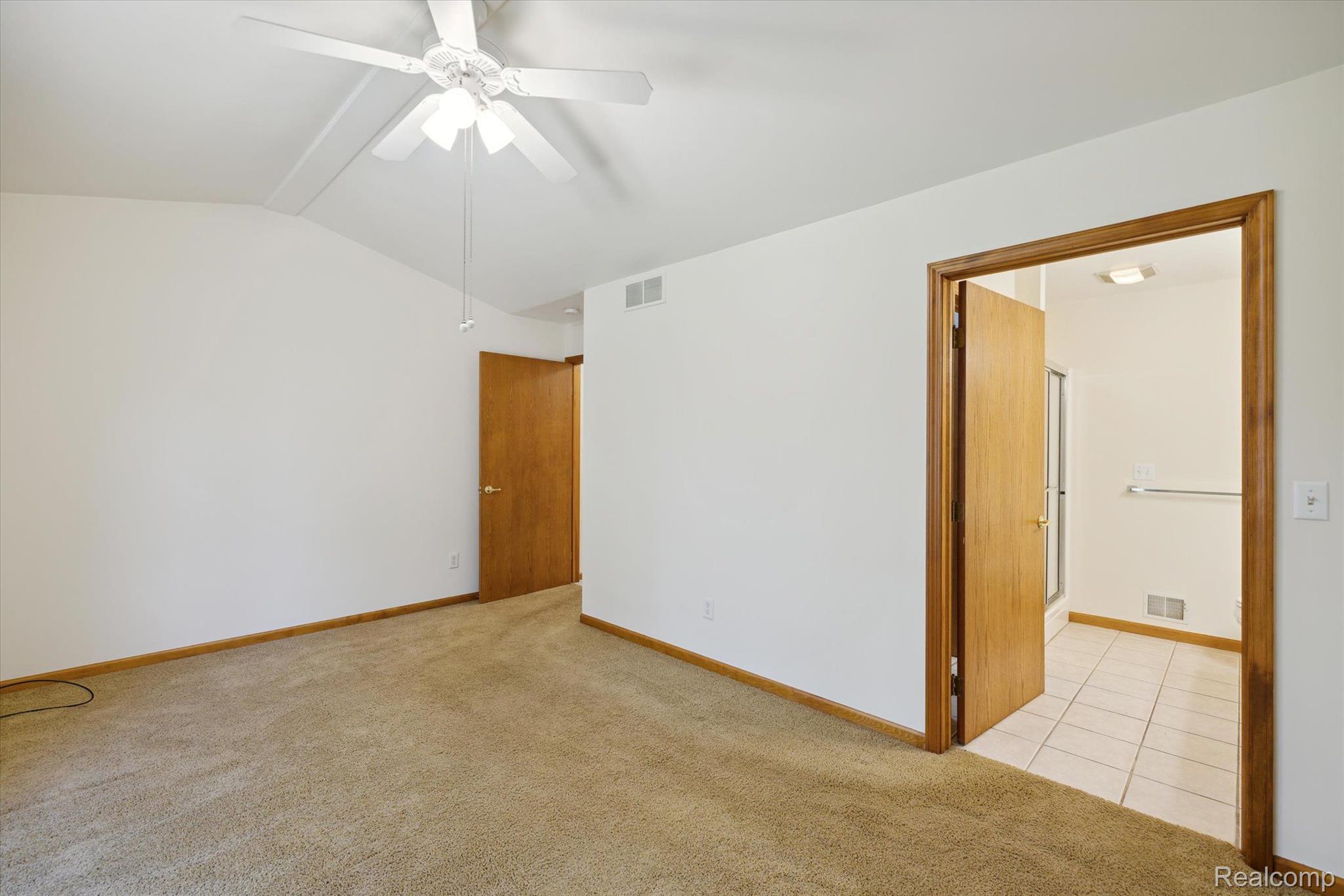 126 CREEKWOOD Circle