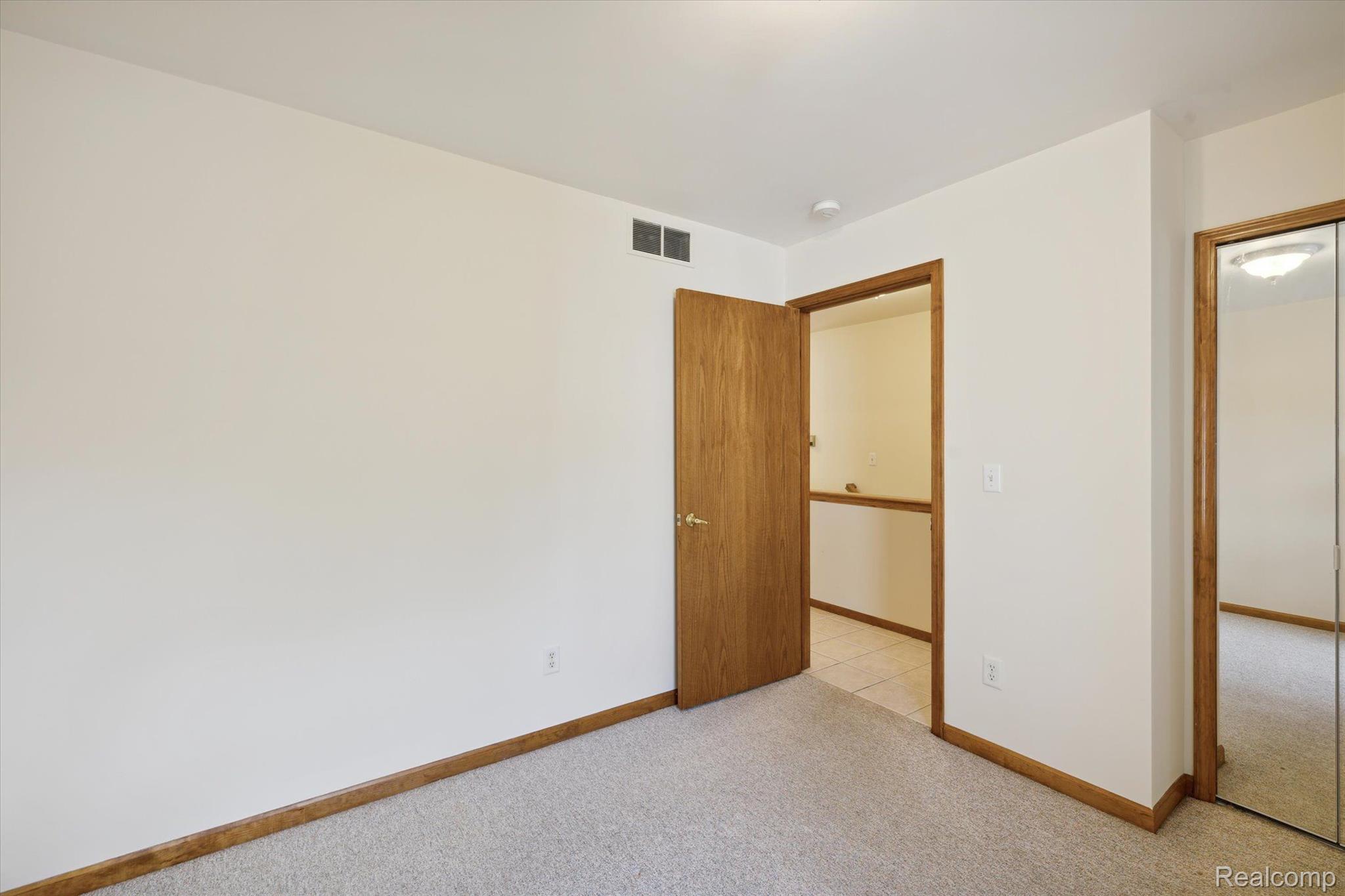 126 CREEKWOOD Circle