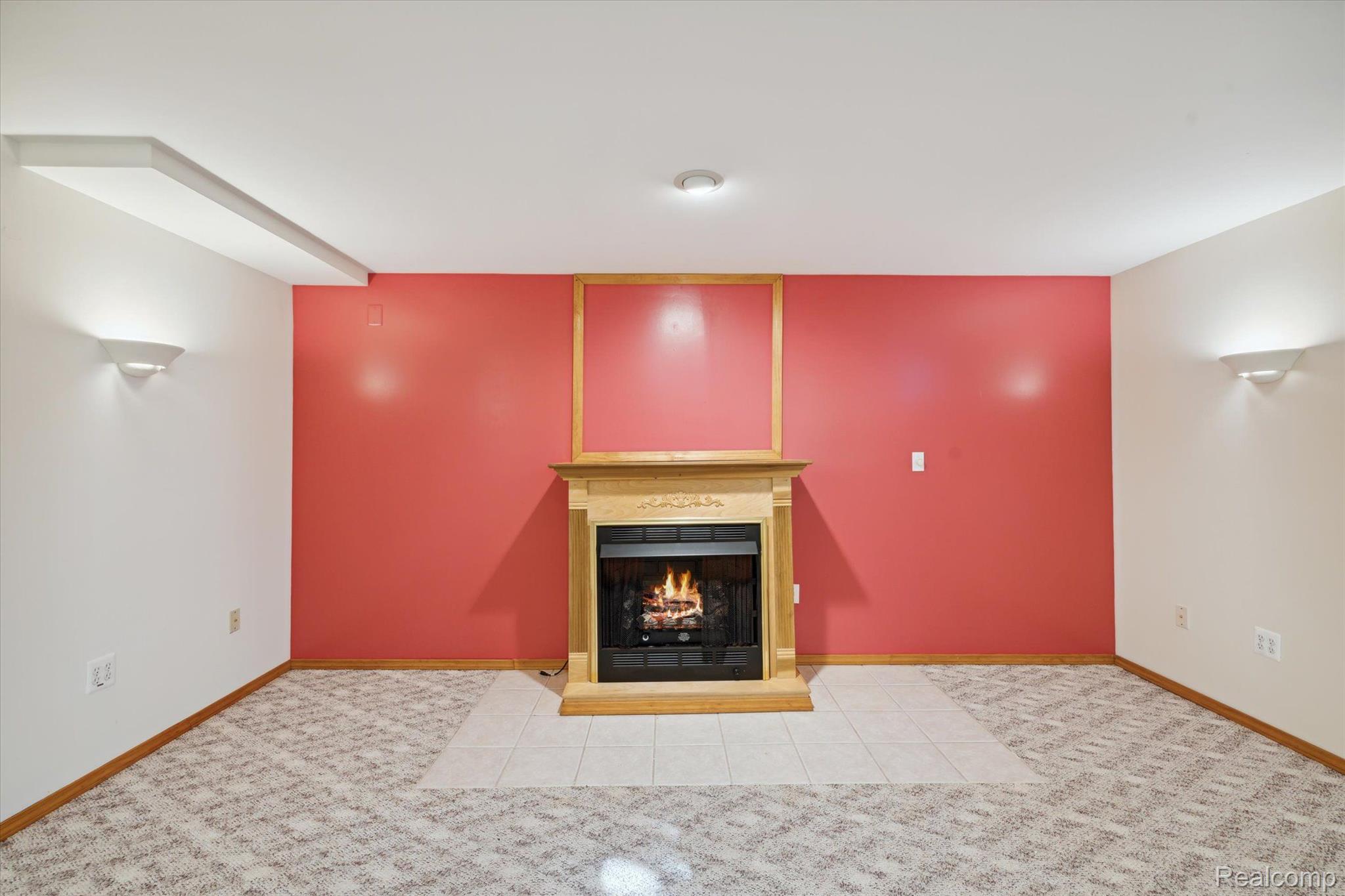 126 CREEKWOOD Circle