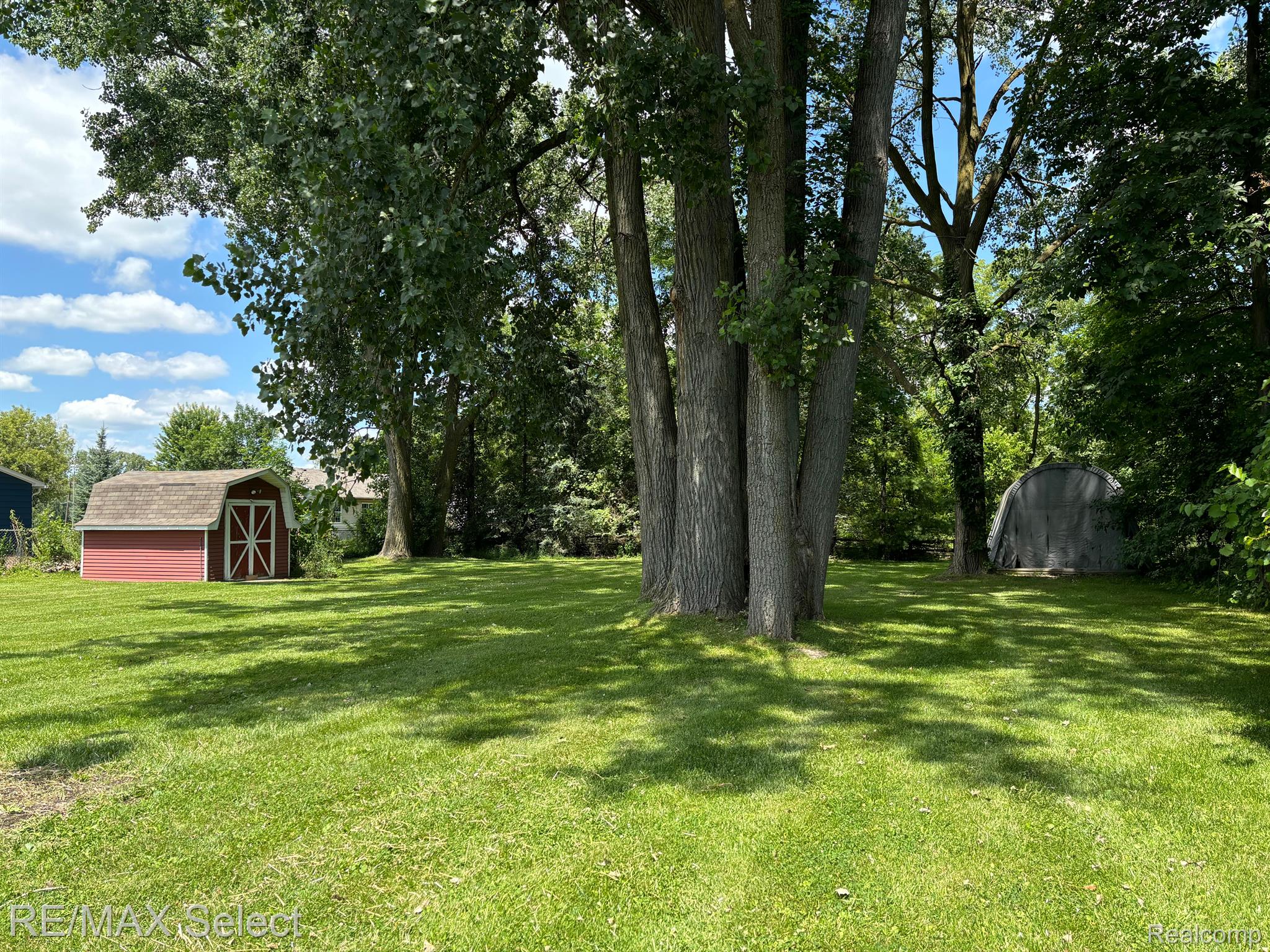 2470 N LONG LAKE Road