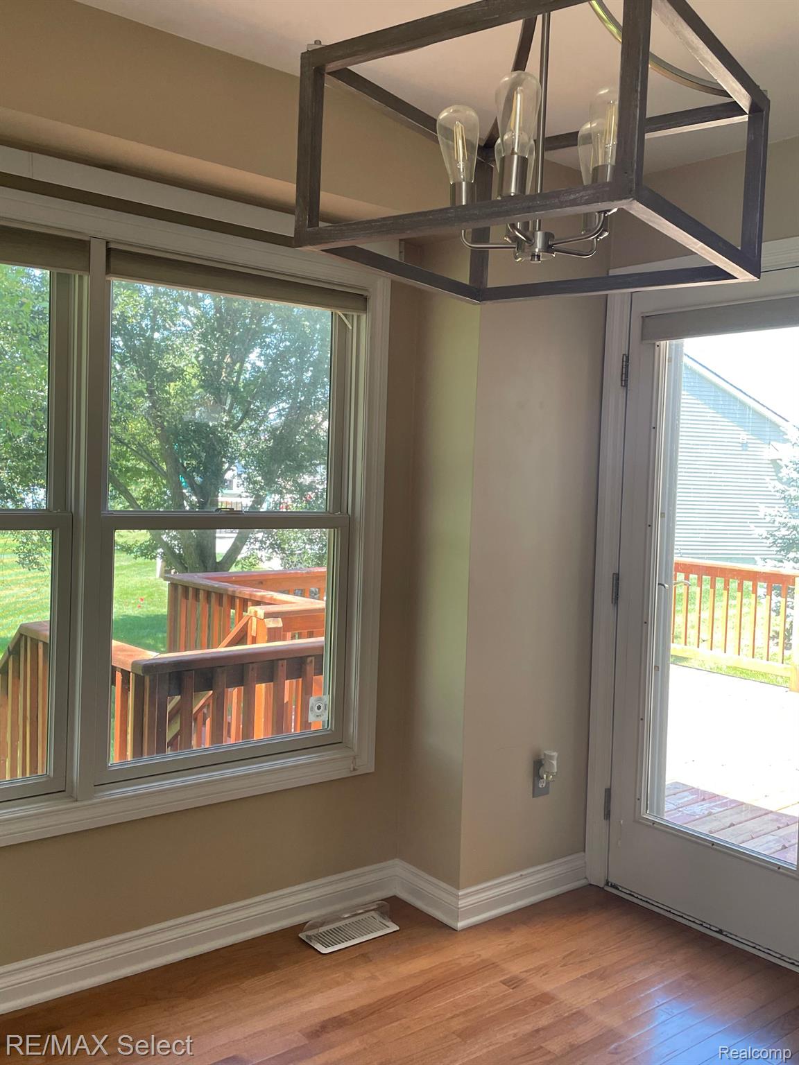 1171 CREEKSIDE