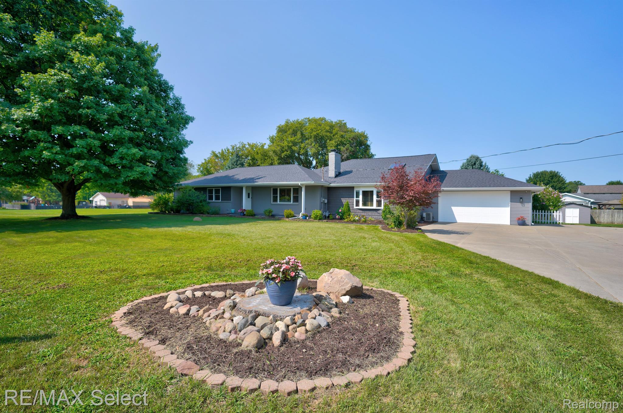 1226 VISTA Drive