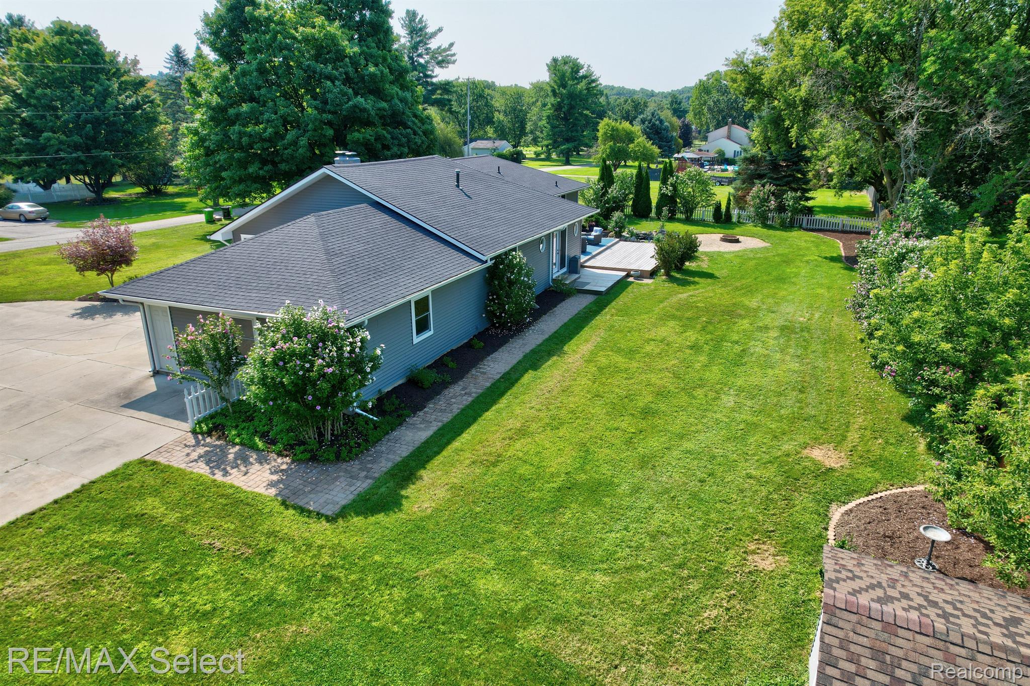 1226 VISTA Drive