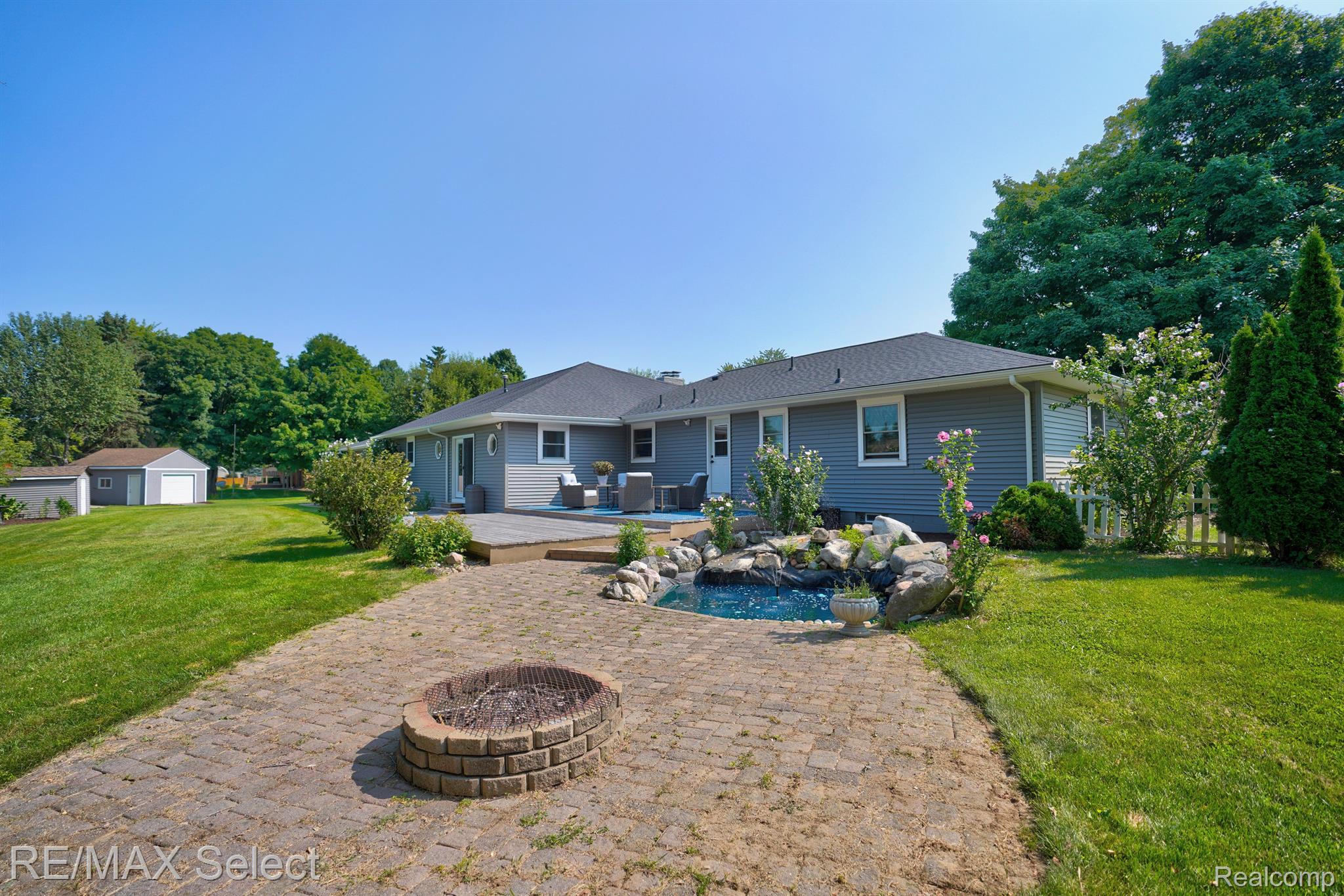 1226 VISTA Drive