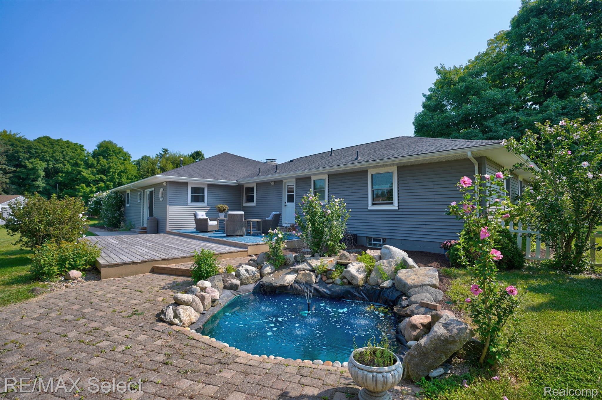 1226 VISTA Drive