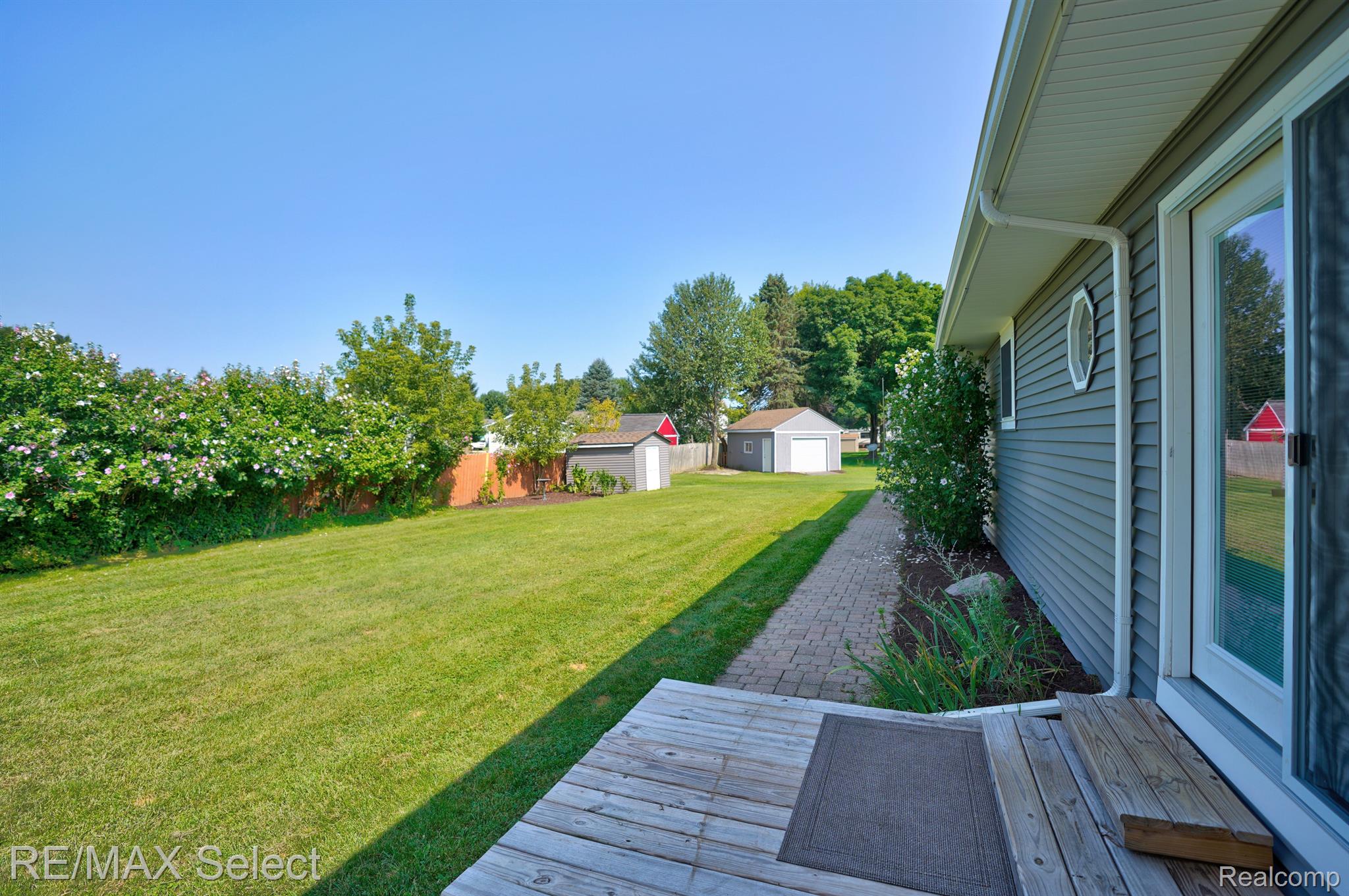 1226 VISTA Drive