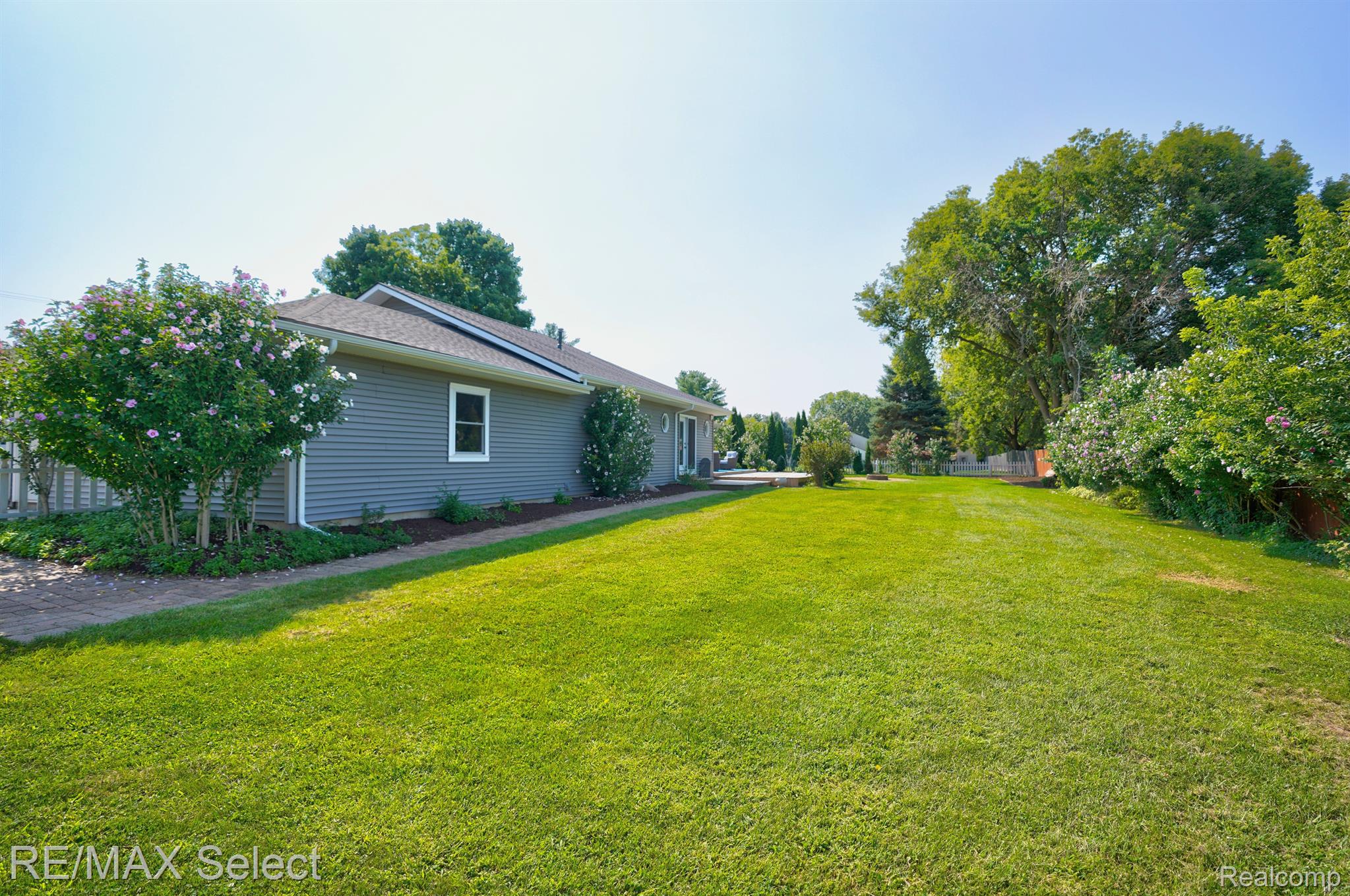 1226 VISTA Drive