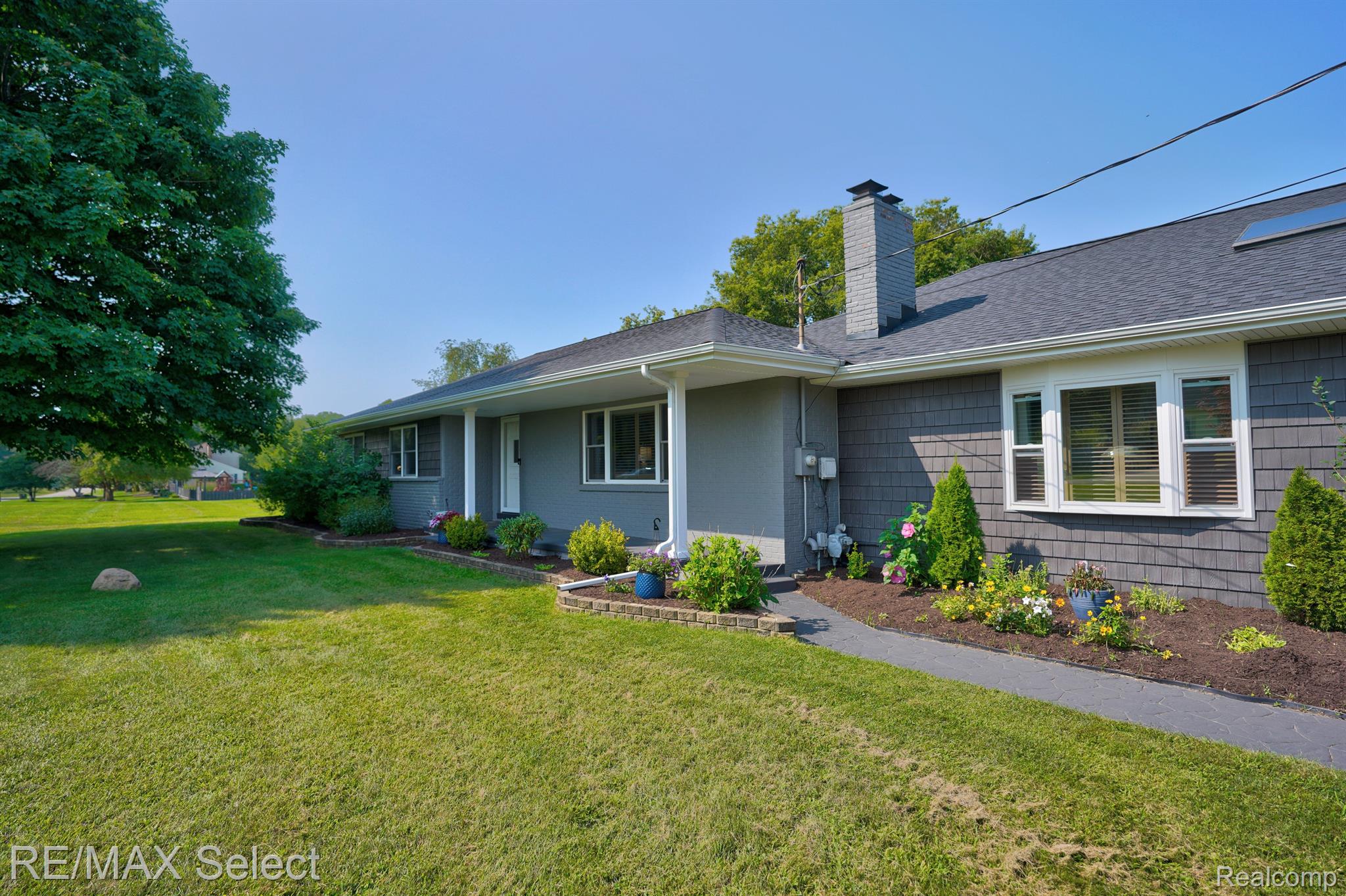 1226 VISTA Drive