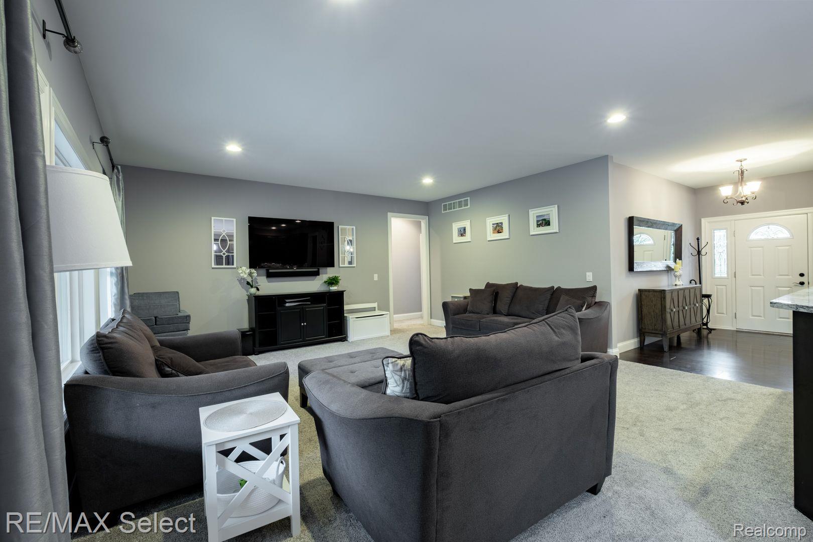 9388 MCMULLEN Circle