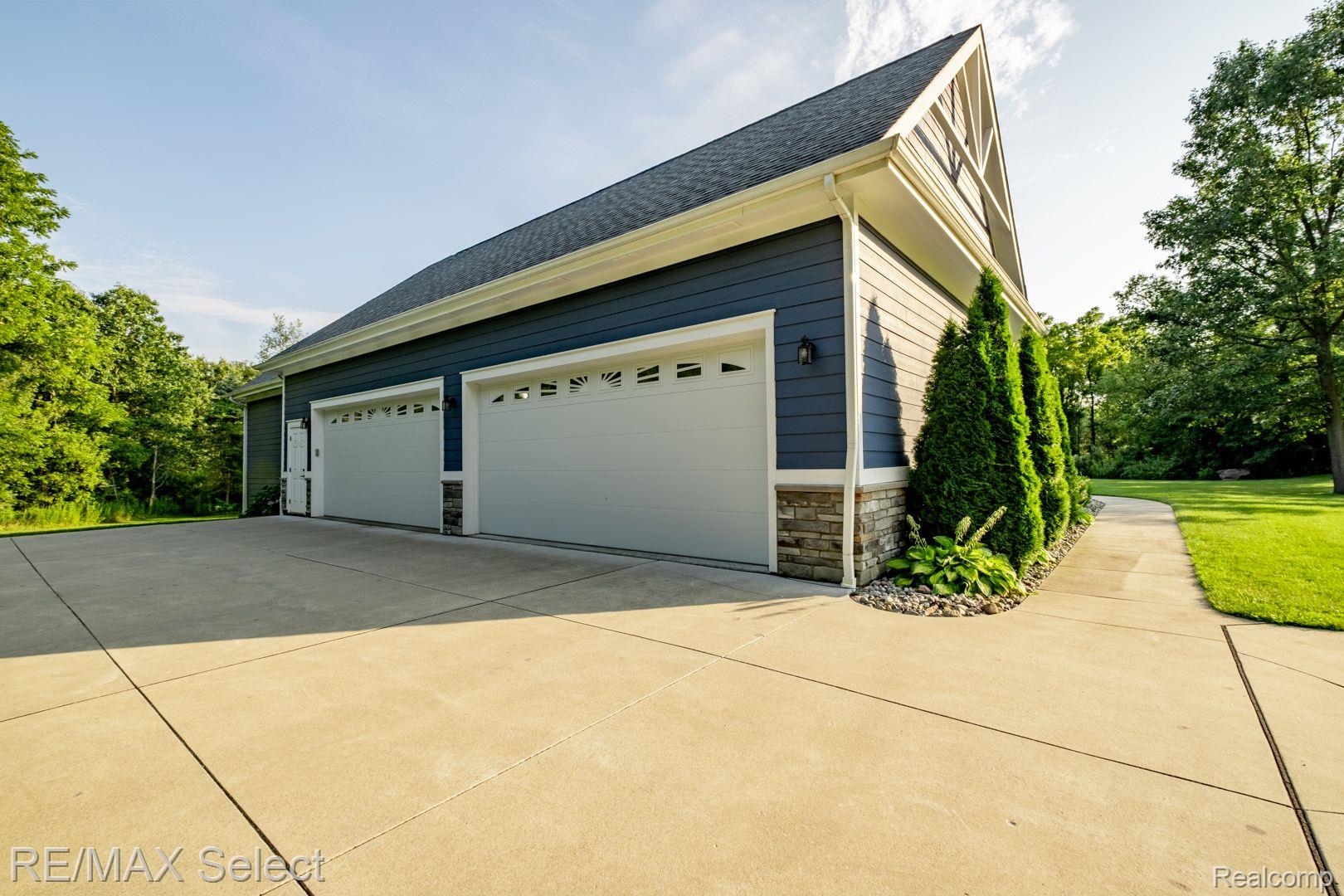 9388 MCMULLEN Circle