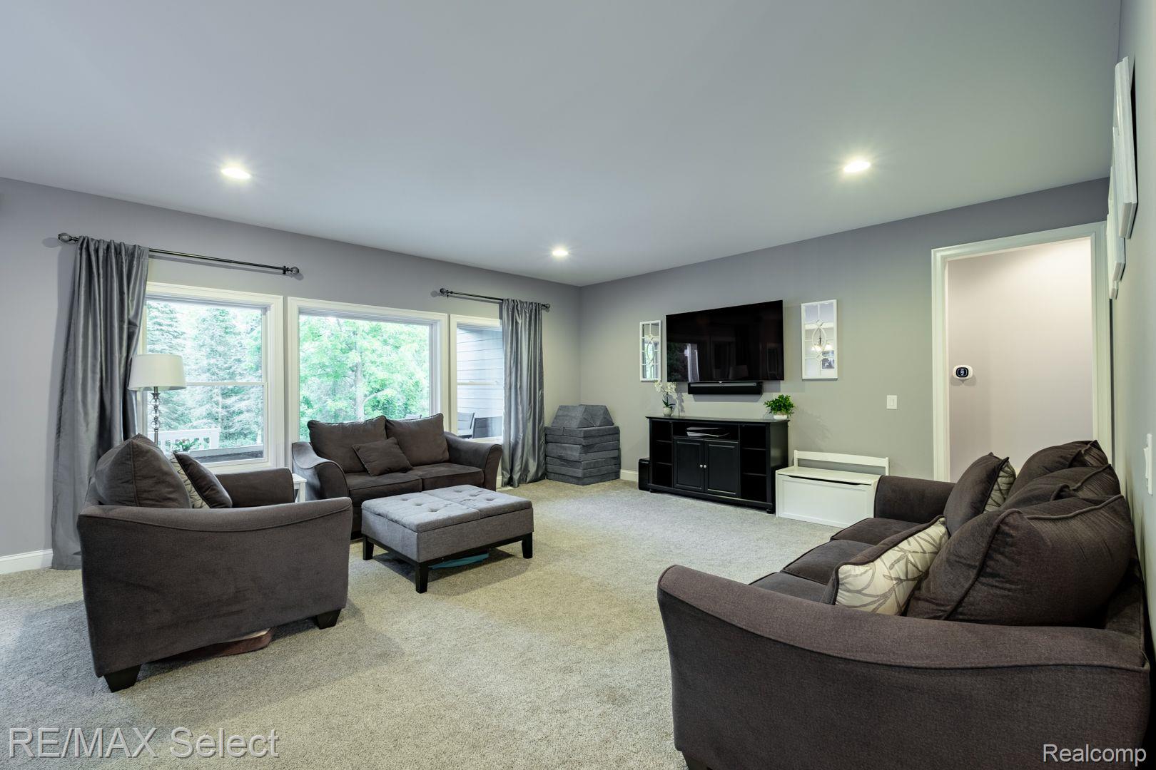 9388 MCMULLEN Circle