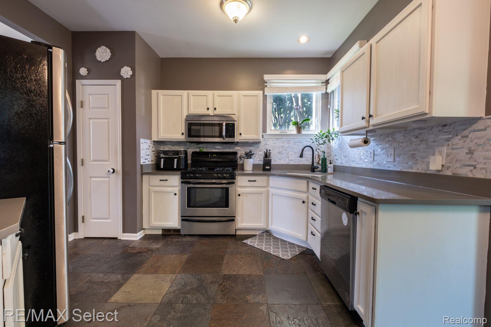 15242 Weller Court