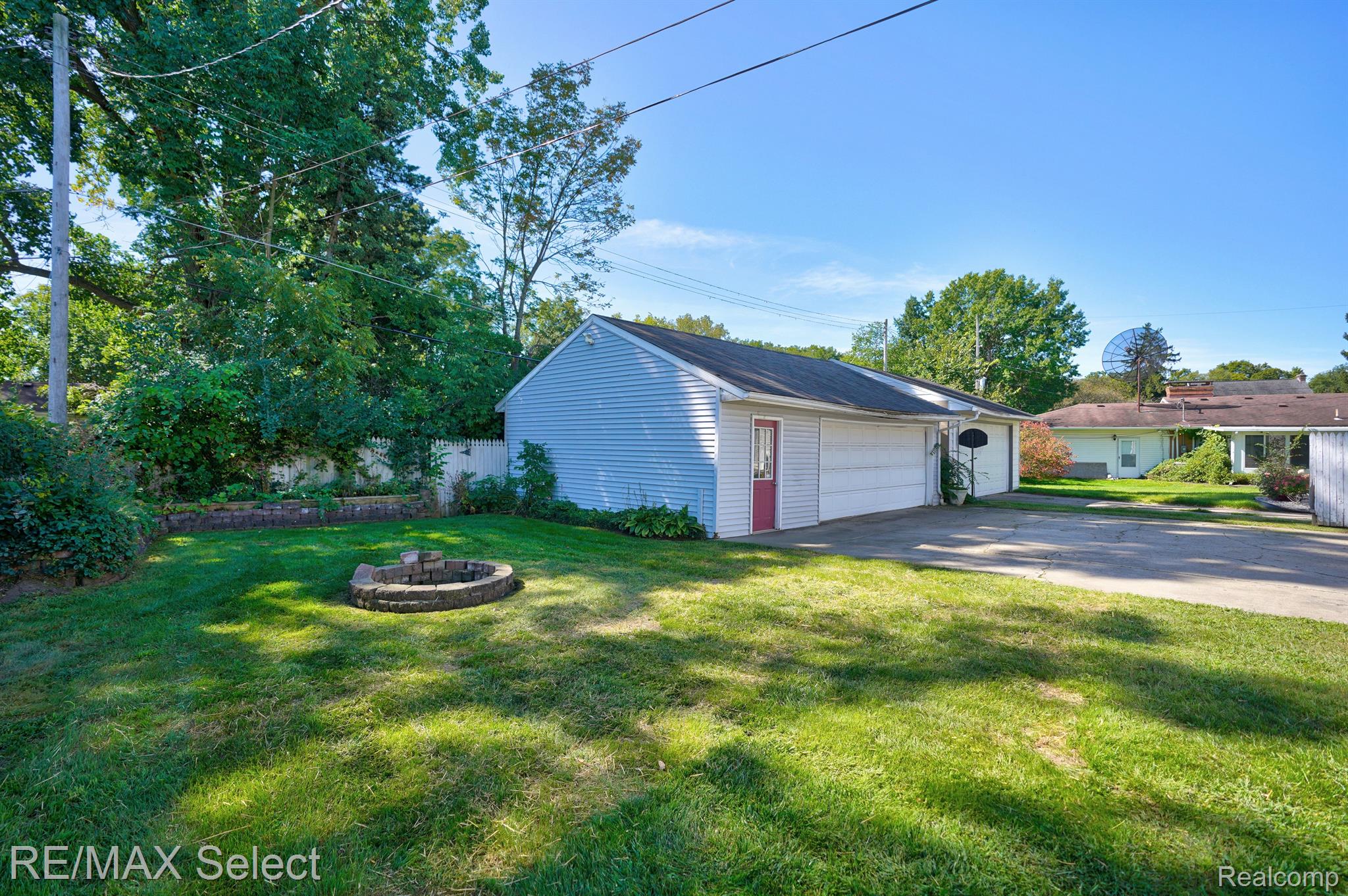 2211 COLFAX Avenue