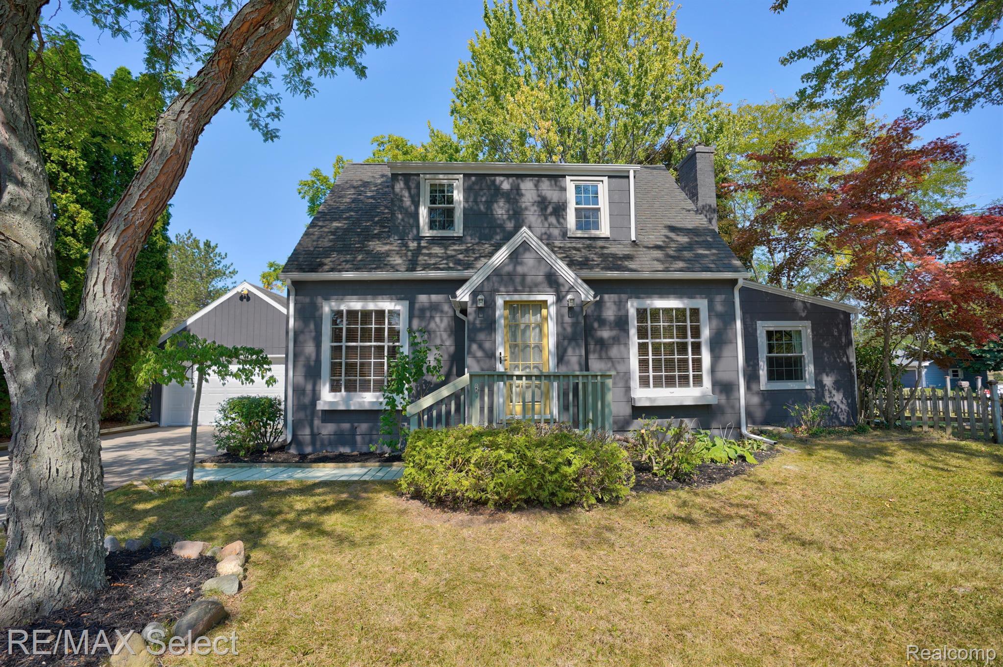 1604 MARY ANN Street